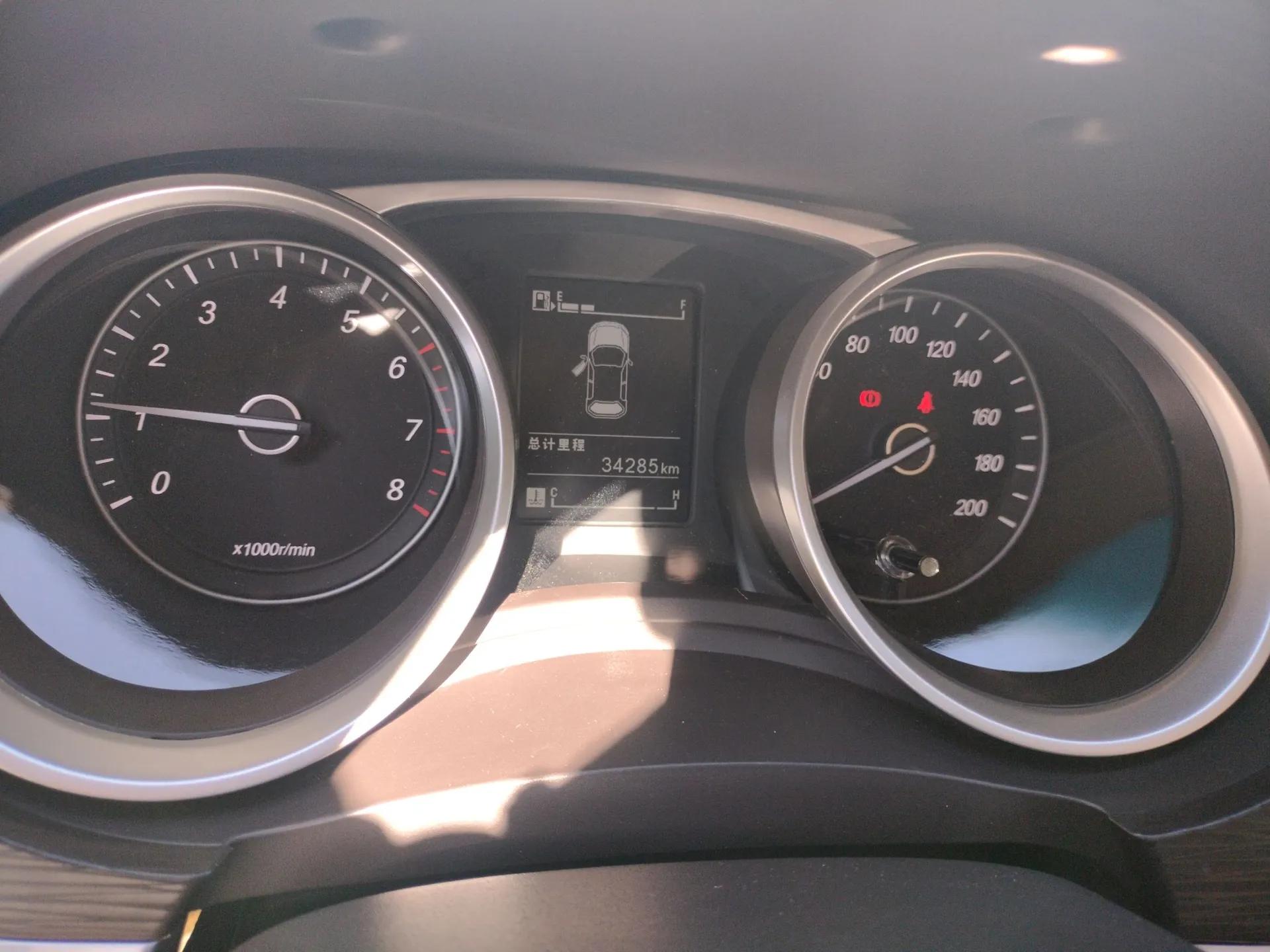 Wuling 730 2020 Commercial Vehicle 1.5L Manual Value Edition 7 Seats — миниатюра 15
