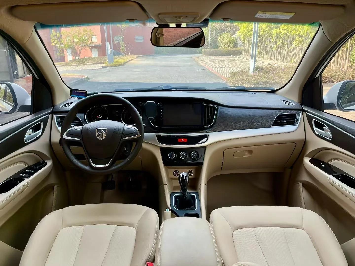 Wuling 730 2020 Commercial Vehicle 1.5L Manual Value Edition 7 Seats — миниатюра 7