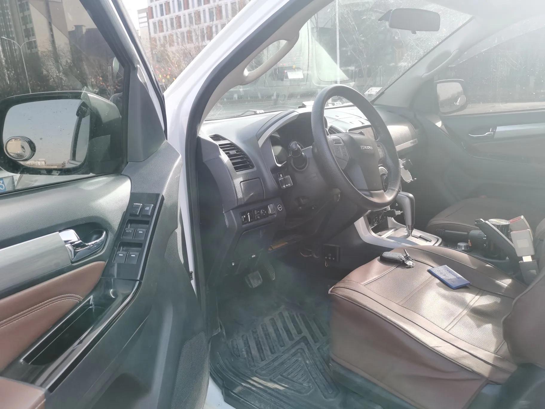 Isuzu mu-X 2017 3.0T Four-Wheel Drive Automatic Luxury Edition 5 Seats China IV Standard — миниатюра 17