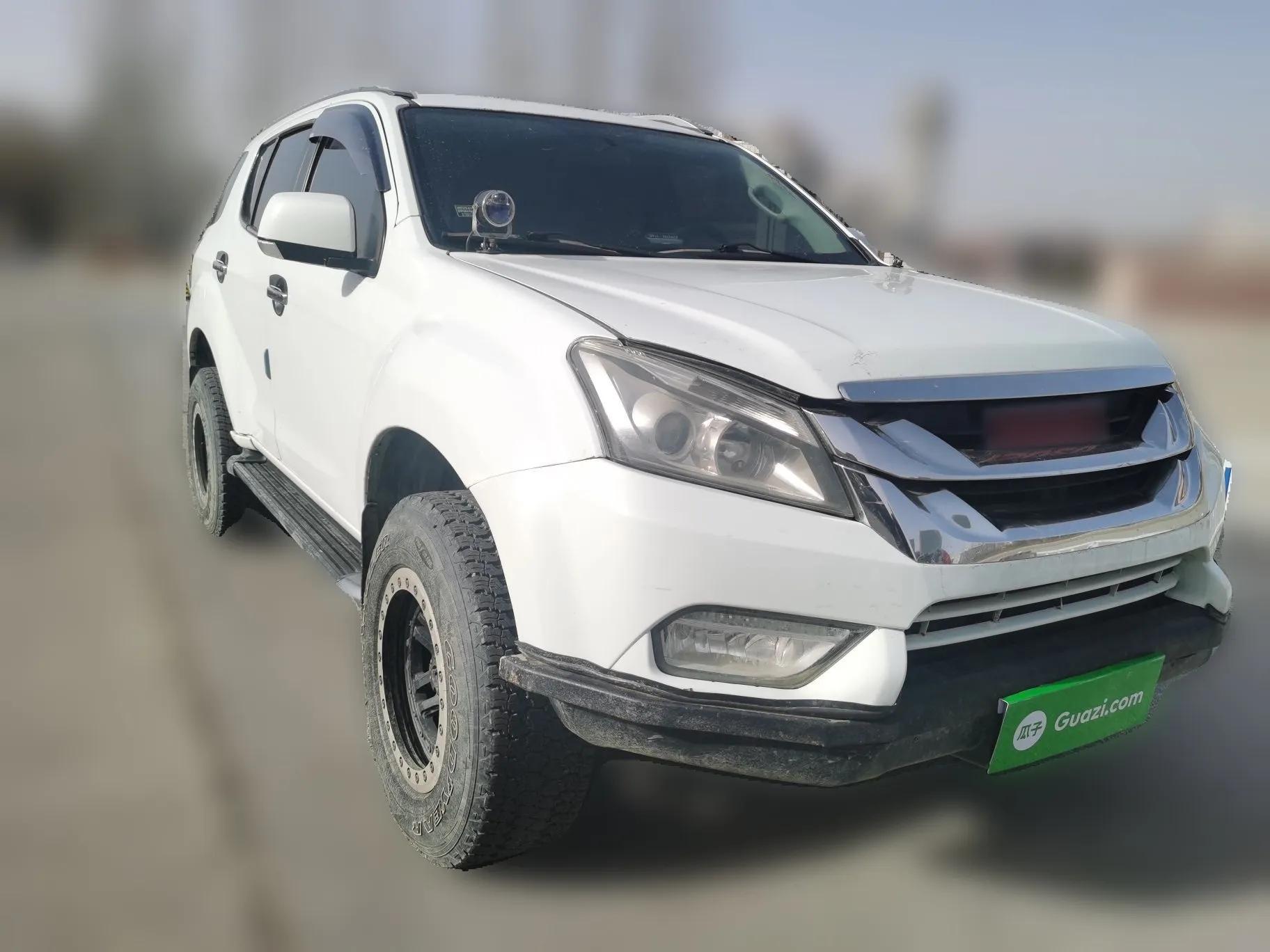 Isuzu mu-X 2017 3.0T Four-Wheel Drive Automatic Luxury Edition 5 Seats China IV Standard — миниатюра 3