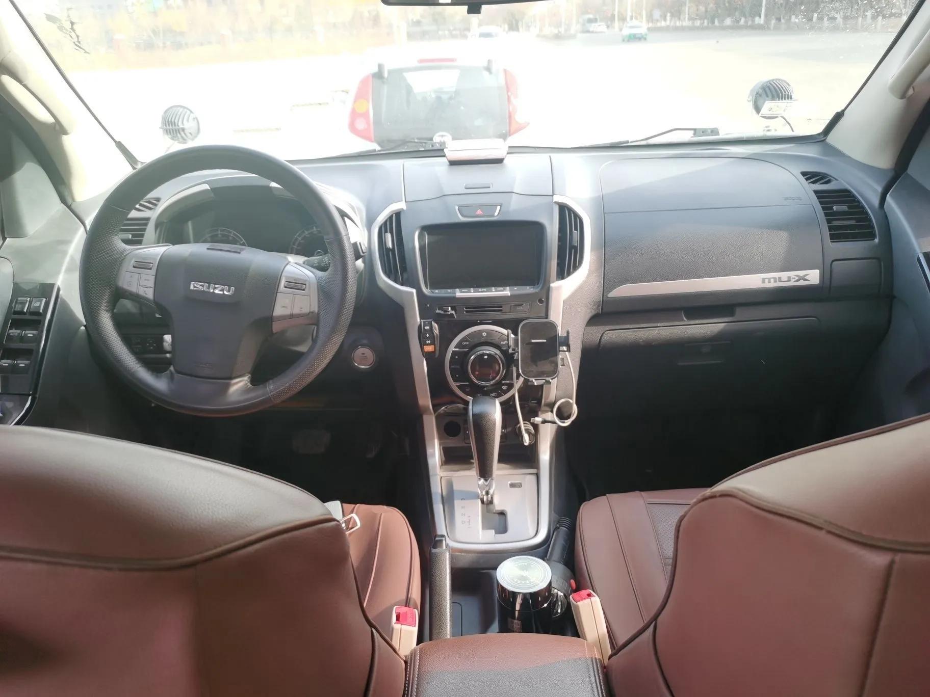 Isuzu mu-X 2017 3.0T Four-Wheel Drive Automatic Luxury Edition 5 Seats China IV Standard — миниатюра 10