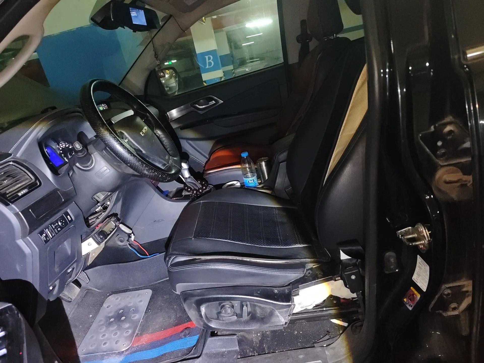 Isuzu mu-X 2018 3.0T Diesel Automatic 4x4 Enjoyment Edition 5 Seats — миниатюра 16