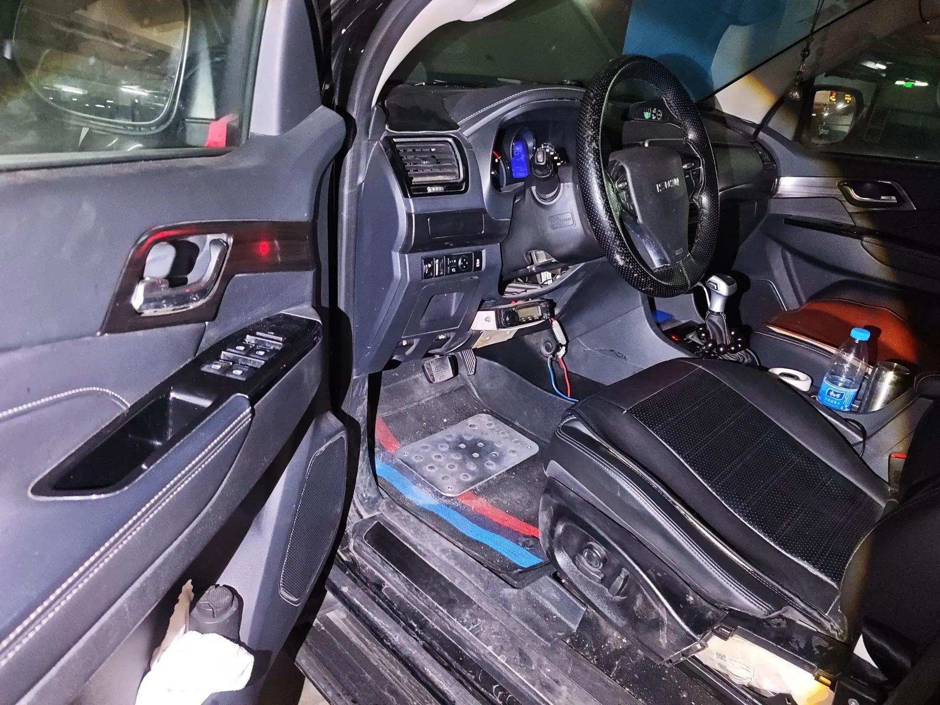Isuzu mu-X 2018 3.0T Diesel Automatic 4x4 Enjoyment Edition 5 Seats — миниатюра 17