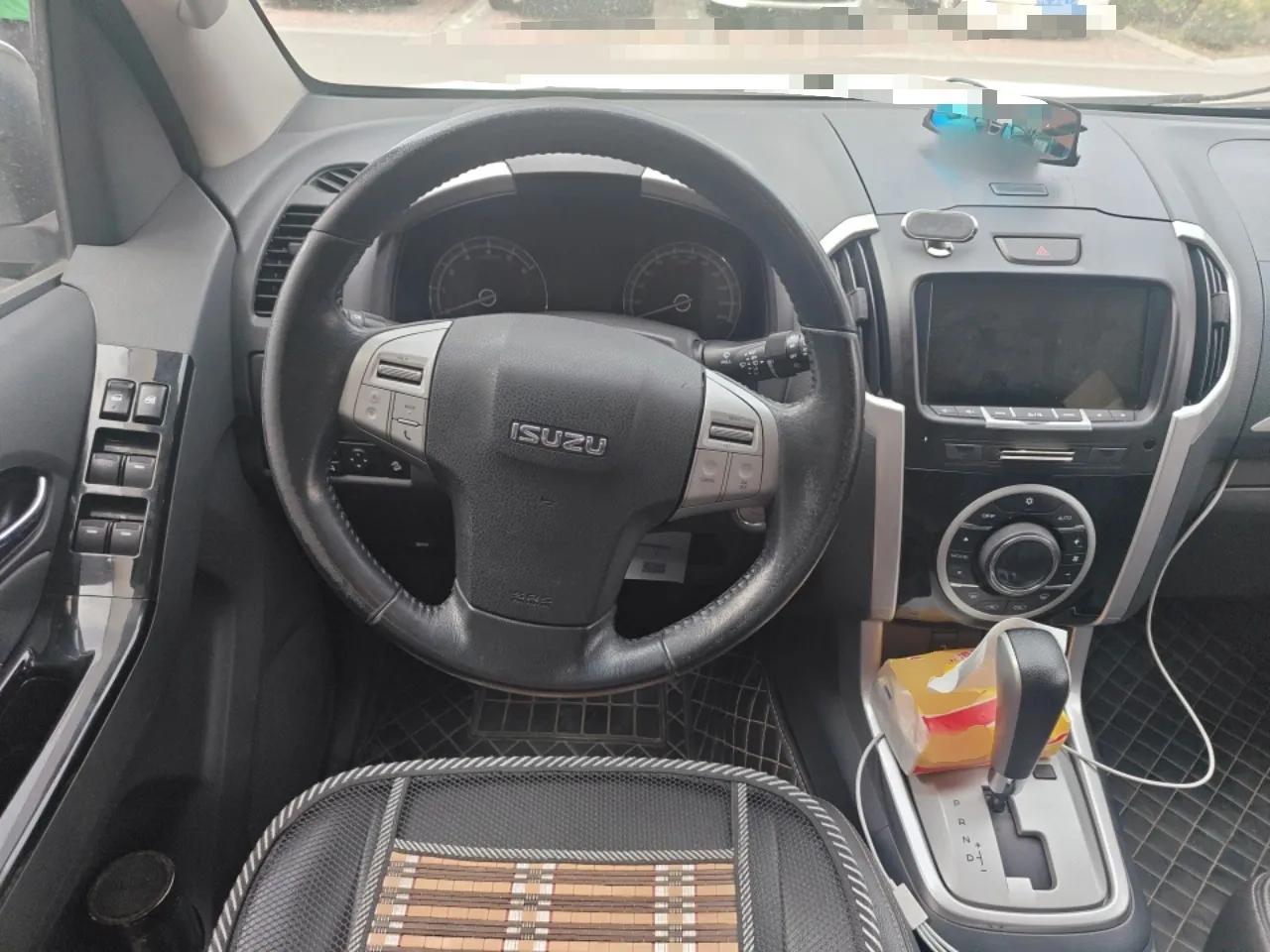 Isuzu mu-X 2017 3.0T Four-Wheel Drive Automatic Luxury 7-Seater China V Emission Standard — миниатюра 11