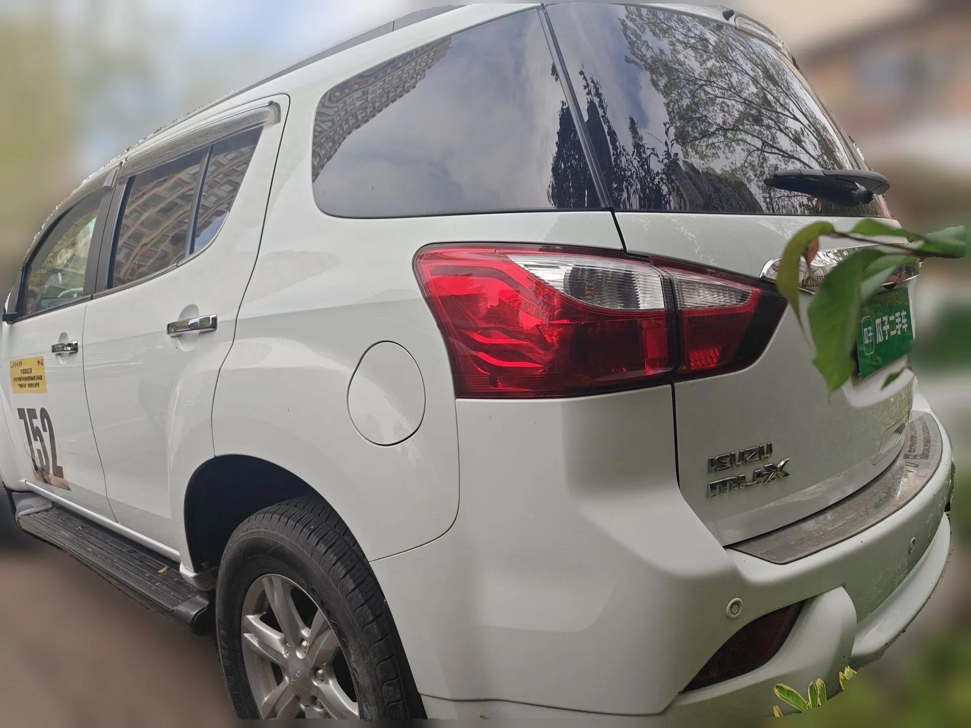 Isuzu mu-X 2017 3.0T Four-Wheel Drive Automatic Luxury 7-Seater China V Emission Standard — миниатюра 4