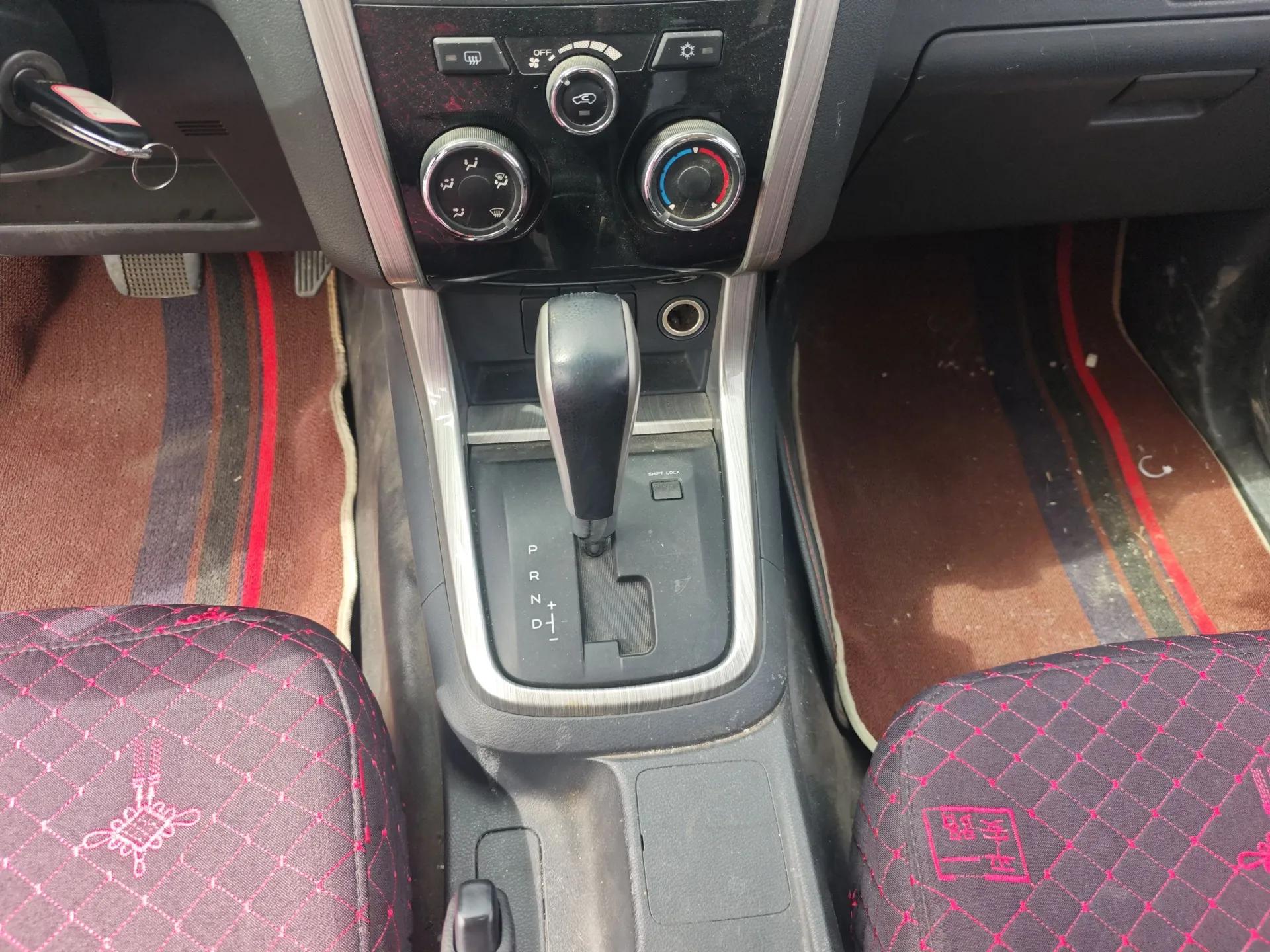 Isuzu D-MAX 2018 3.0T Two-Wheel Drive Automatic Elite Version 4JJ1-TC HI — миниатюра 16