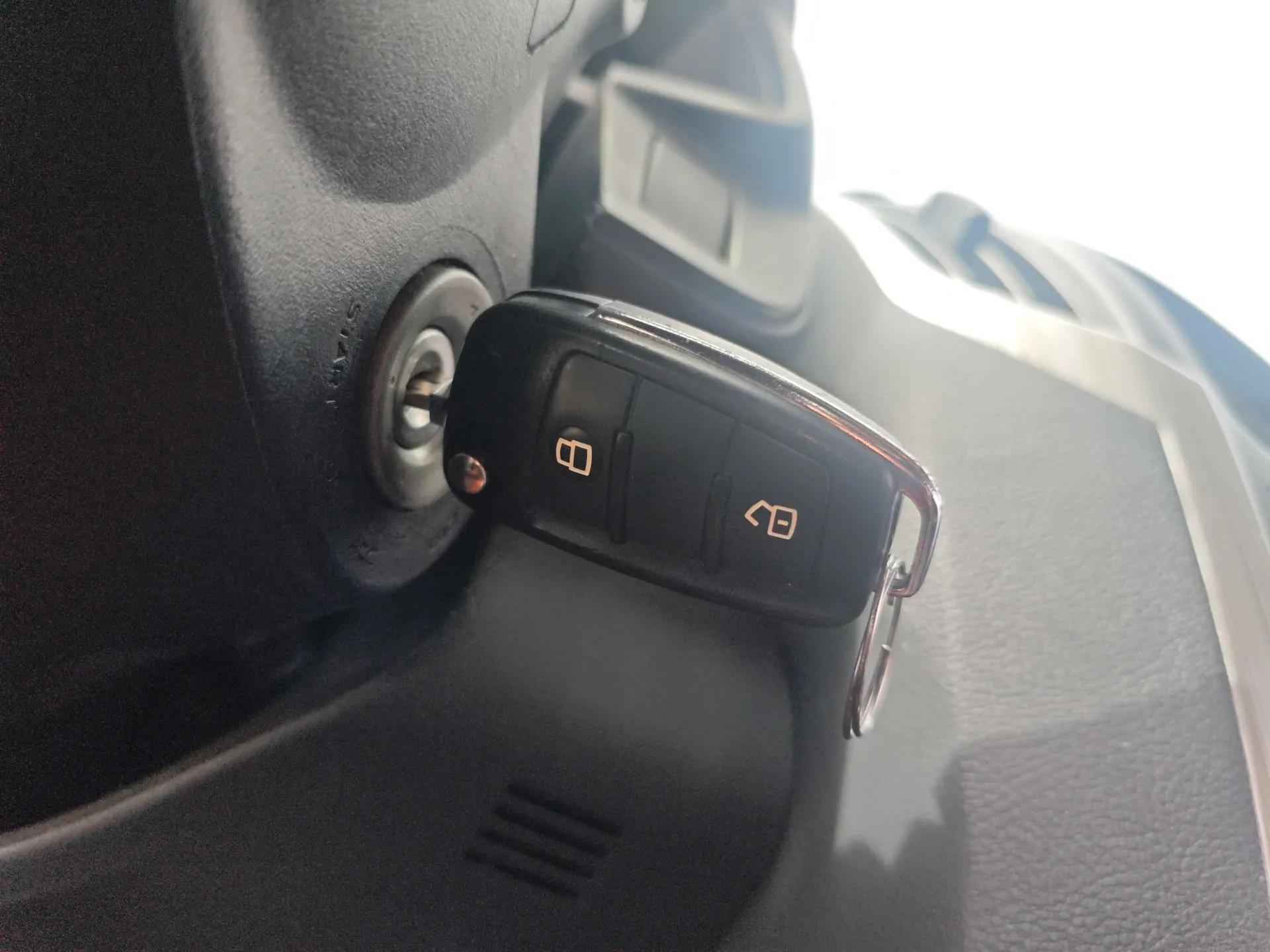 Isuzu D-MAX 2018 3.0T Two-Wheel Drive Automatic Elite Version 4JJ1-TC HI — миниатюра 22