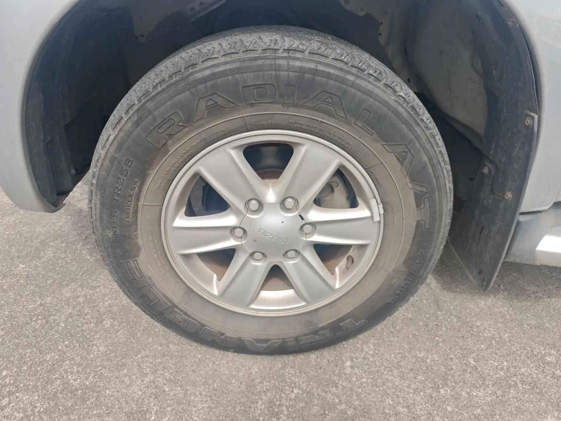 Isuzu D-MAX 2018 3.0T Two-Wheel Drive Automatic Elite Version 4JJ1-TC HI — миниатюра 9