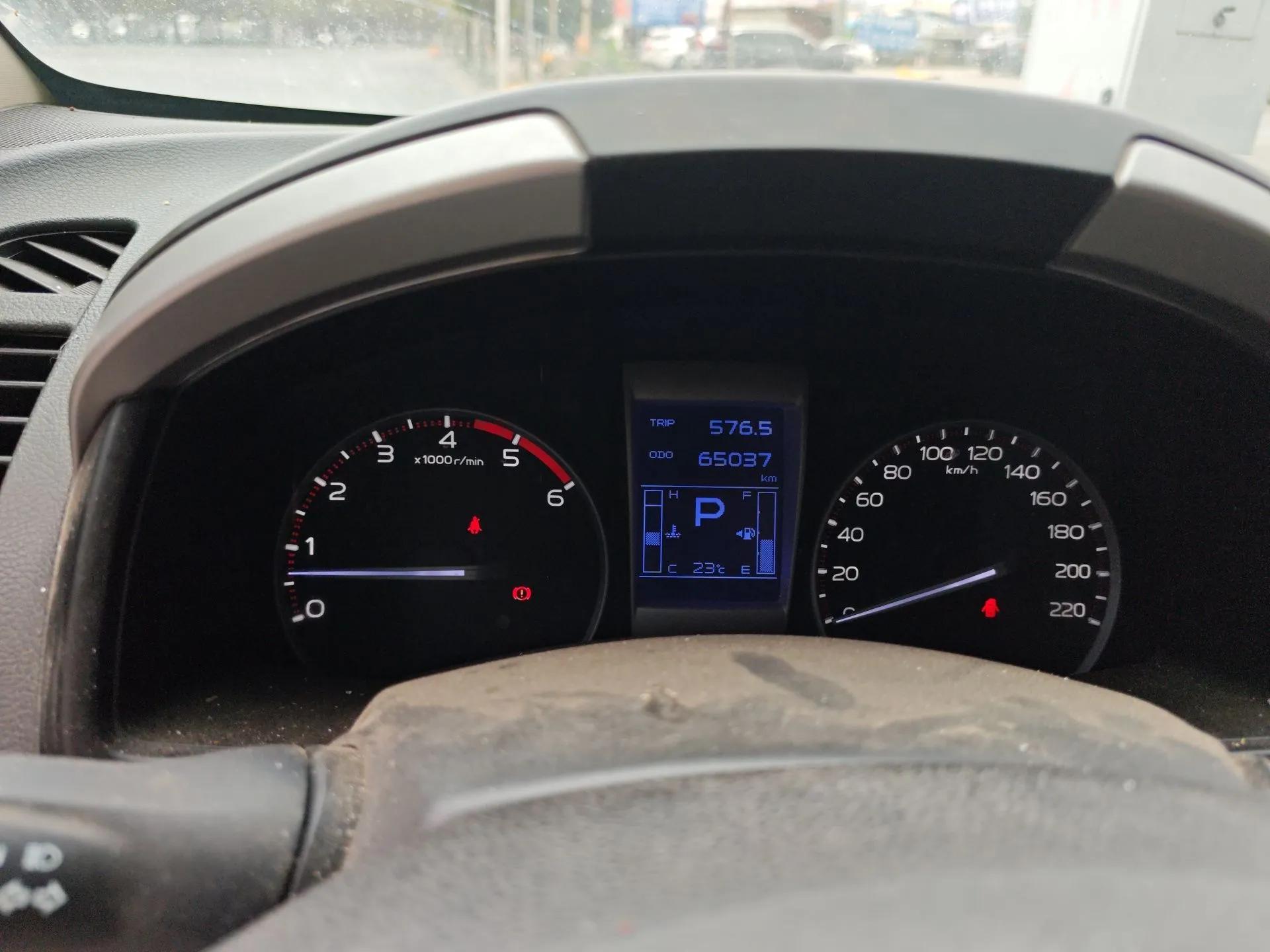 Isuzu D-MAX 2018 3.0T Four-Wheel Drive Automatic Ultra-Luxury Version 4JJ1-TC HI — миниатюра 12