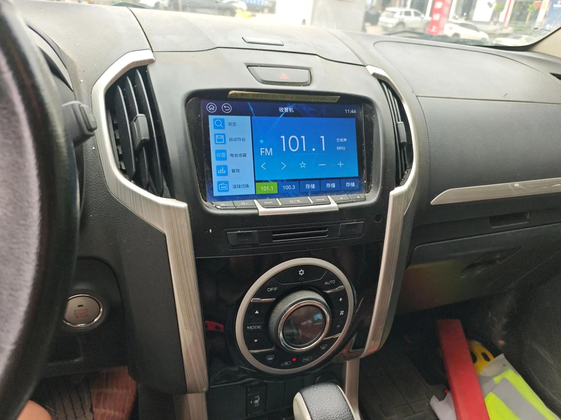 Isuzu D-MAX 2018 3.0T Four-Wheel Drive Automatic Ultra-Luxury Version 4JJ1-TC HI — миниатюра 14