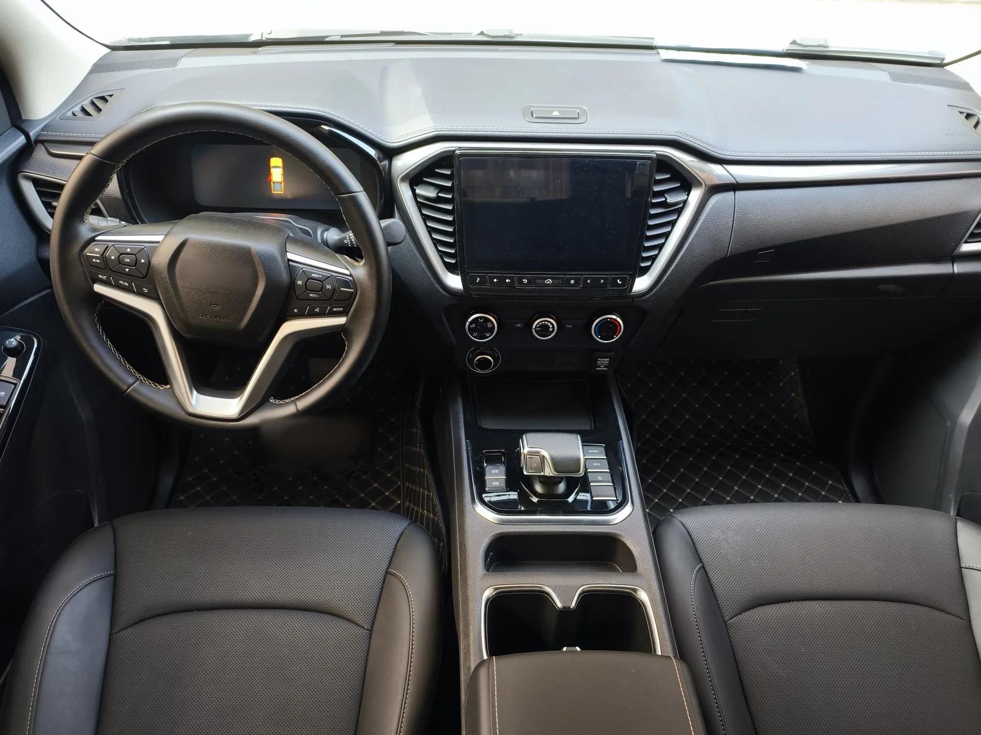 Isuzu D-MAX 2023 2.5T Automatic Two-Wheel Drive Diesel Standard Wheelbase Lingdong Edition — миниатюра 18