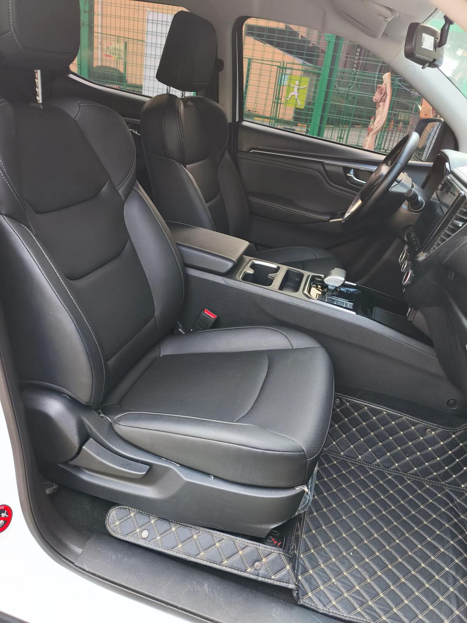 Isuzu D-MAX 2023 2.5T Automatic Two-Wheel Drive Diesel Standard Wheelbase Lingdong Edition — миниатюра 20