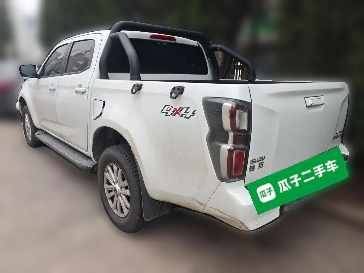 Isuzu D-MAX 2023 2.5T Automatic Two-Wheel Drive Diesel Standard Wheelbase Lingdong Edition — миниатюра 3