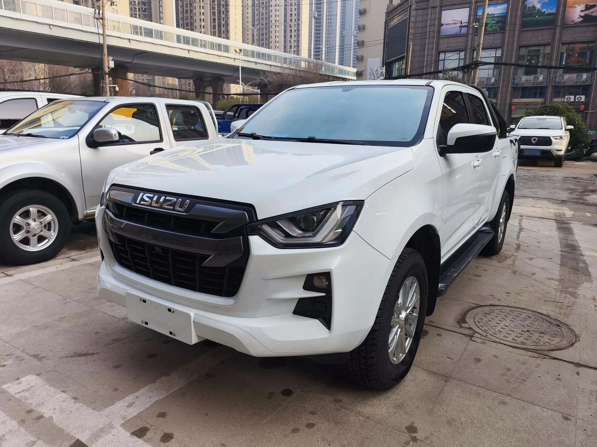 Isuzu D-MAX 2023 2.5T Automatic Two-Wheel Drive Diesel Standard Wheelbase Lingdong Edition — миниатюра 6