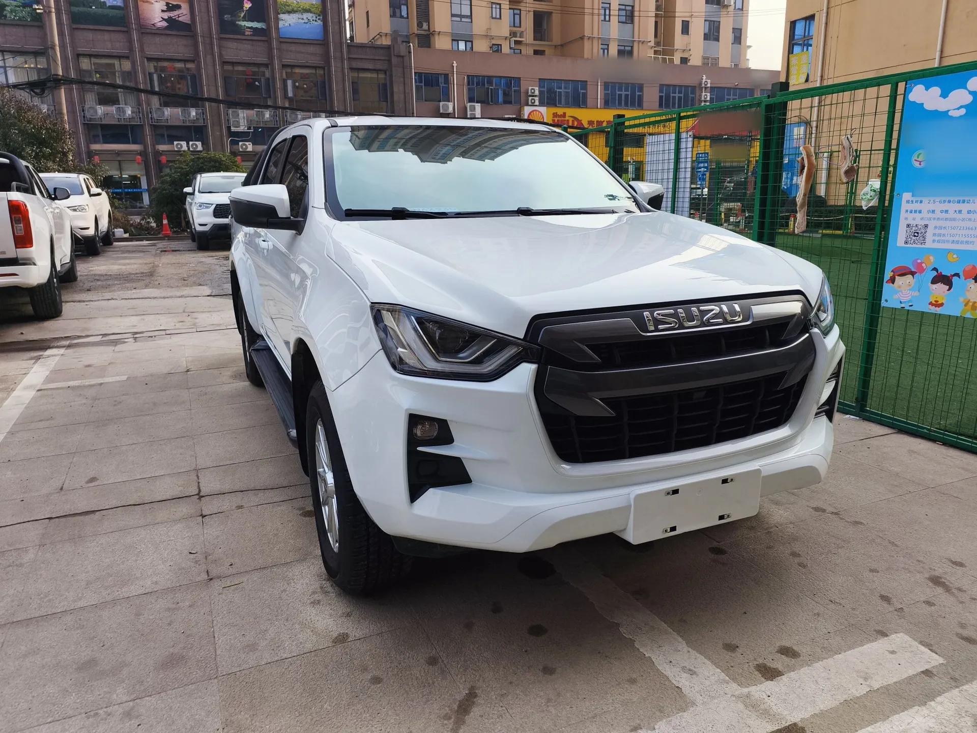 Isuzu D-MAX 2023 2.5T Automatic Two-Wheel Drive Diesel Standard Wheelbase Lingdong Edition — миниатюра 7