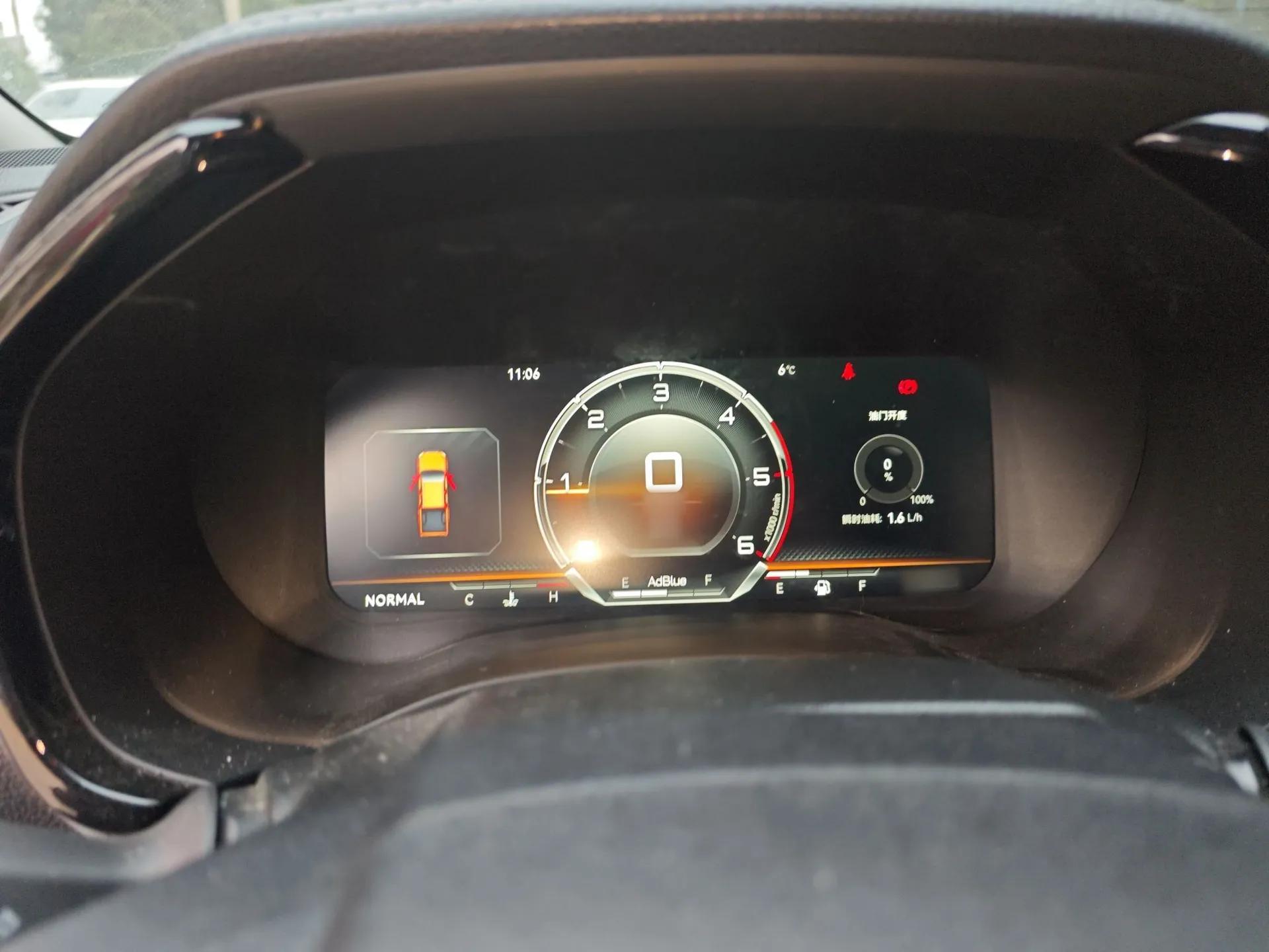 Isuzu D-MAX 2023 2.5T Automatic Two-Wheel Drive Diesel Standard Wheelbase Lingdong Edition — миниатюра 9