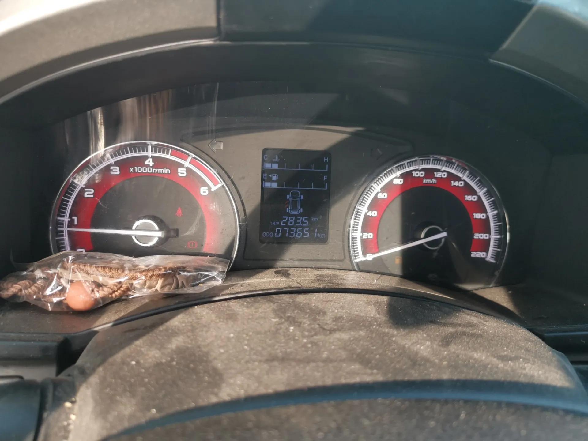 Isuzu D-MAX 2018 2.5T Two-Wheel-Drive Base Version JE4D25Q5A — миниатюра 12