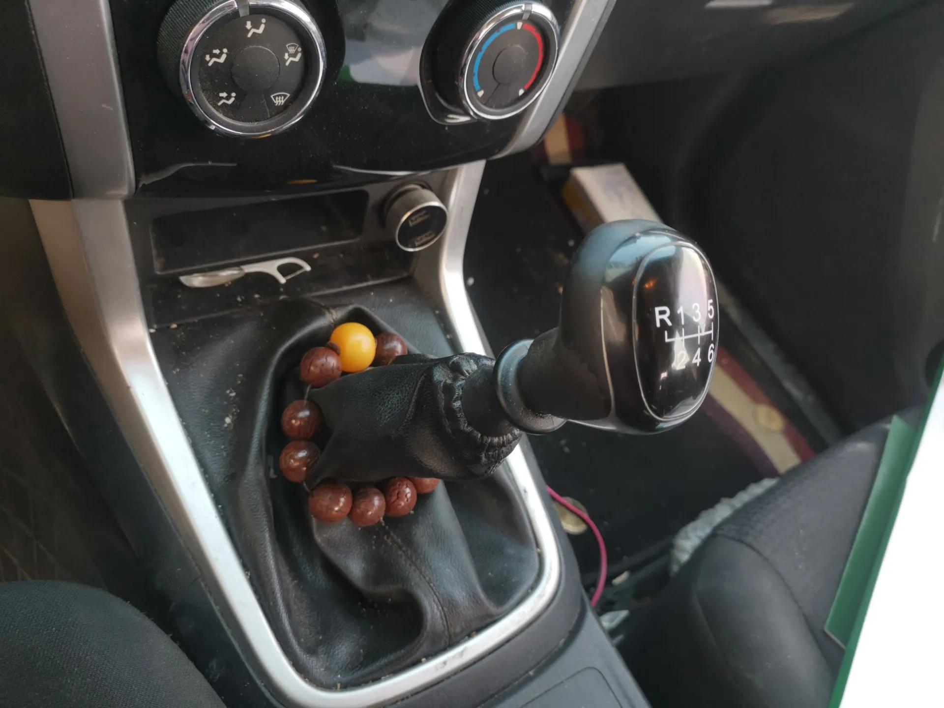 Isuzu D-MAX 2018 2.5T Two-Wheel-Drive Base Version JE4D25Q5A — миниатюра 15
