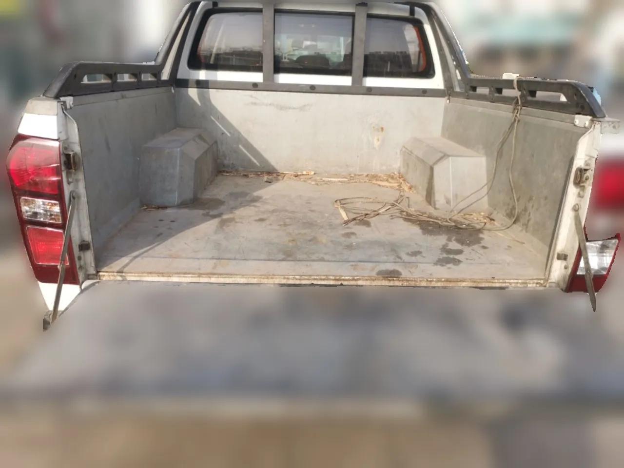 Isuzu D-MAX 2018 2.5T Two-Wheel-Drive Base Version JE4D25Q5A — миниатюра 20