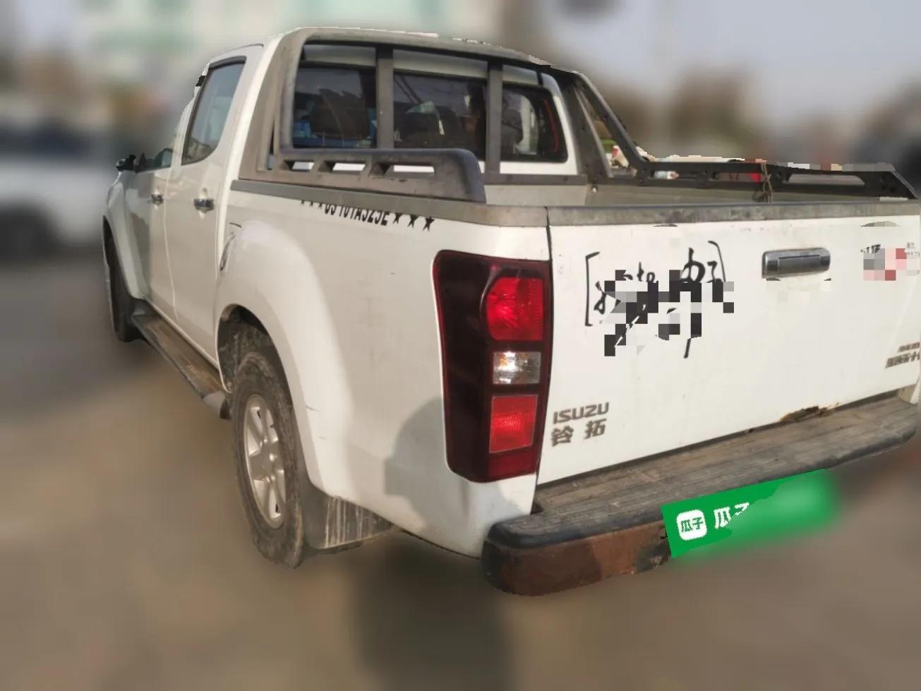 Isuzu D-MAX 2018 2.5T Two-Wheel-Drive Base Version JE4D25Q5A — миниатюра 4
