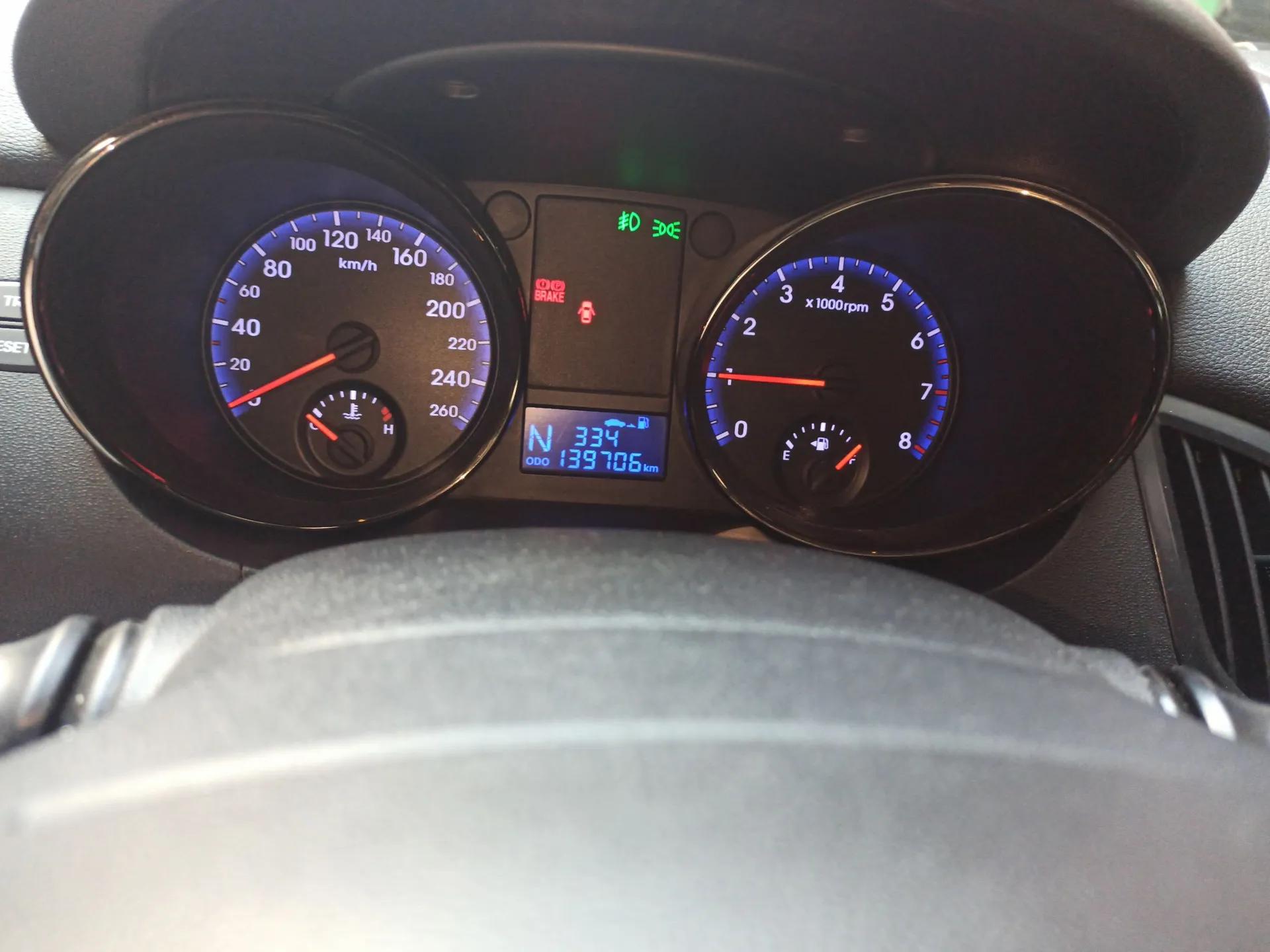 Hyundai Genesis Coupe 2010 2.0T Automatic Luxury Edition (Imported) — миниатюра 12