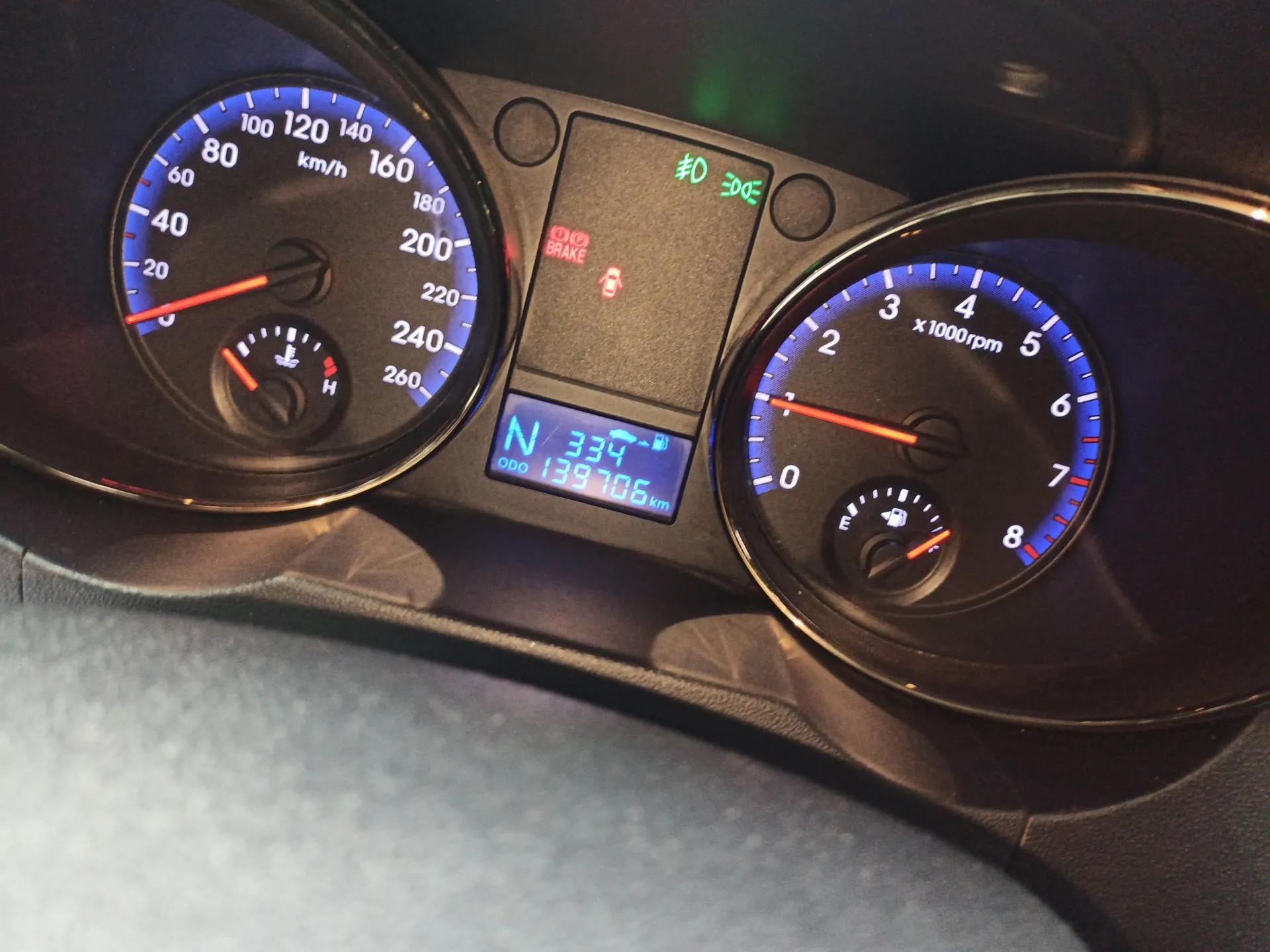 Hyundai Genesis Coupe 2010 2.0T Automatic Luxury Edition (Imported) — миниатюра 13