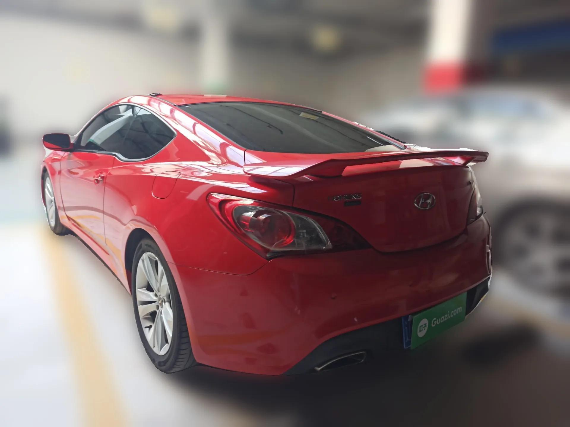 Hyundai Genesis Coupe 2010 2.0T Automatic Luxury Edition (Imported) — миниатюра 4