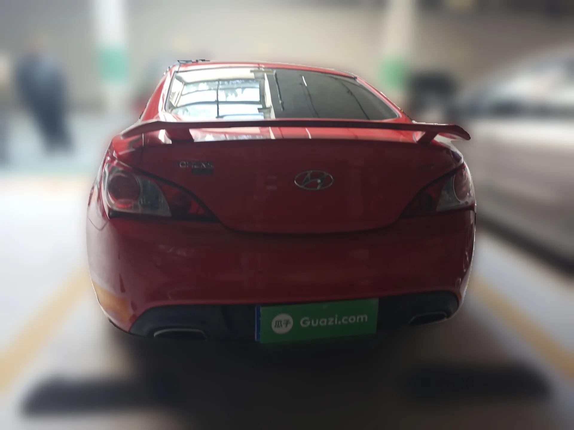 Hyundai Genesis Coupe 2010 2.0T Automatic Luxury Edition (Imported) — миниатюра 5