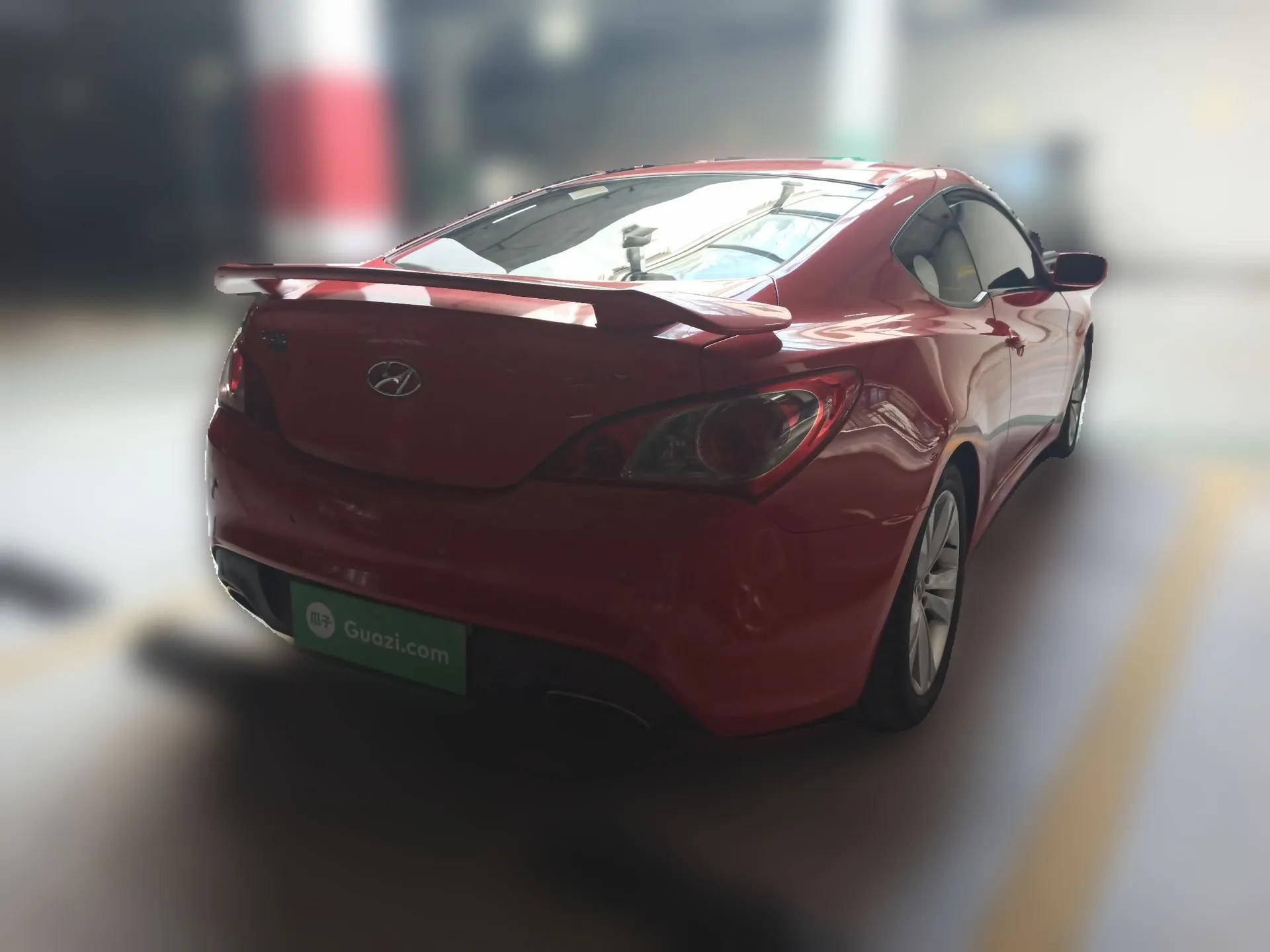 Hyundai Genesis Coupe 2010 2.0T Automatic Luxury Edition (Imported) — миниатюра 6
