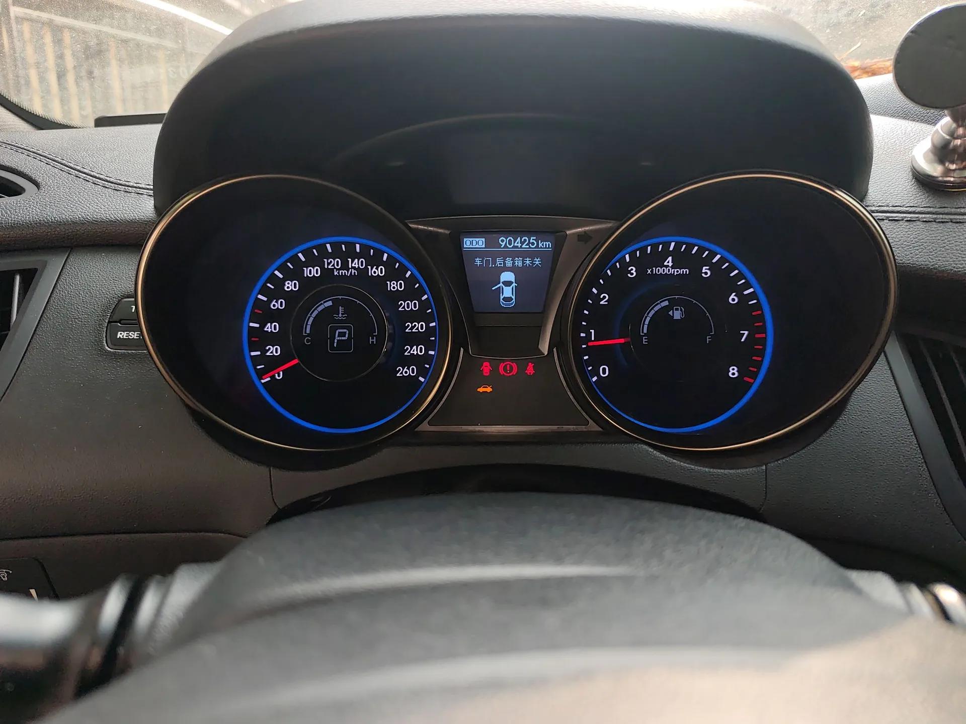 Hyundai Genesis Coupe 2012 2.0T Automatic Brembo Edition — миниатюра 12