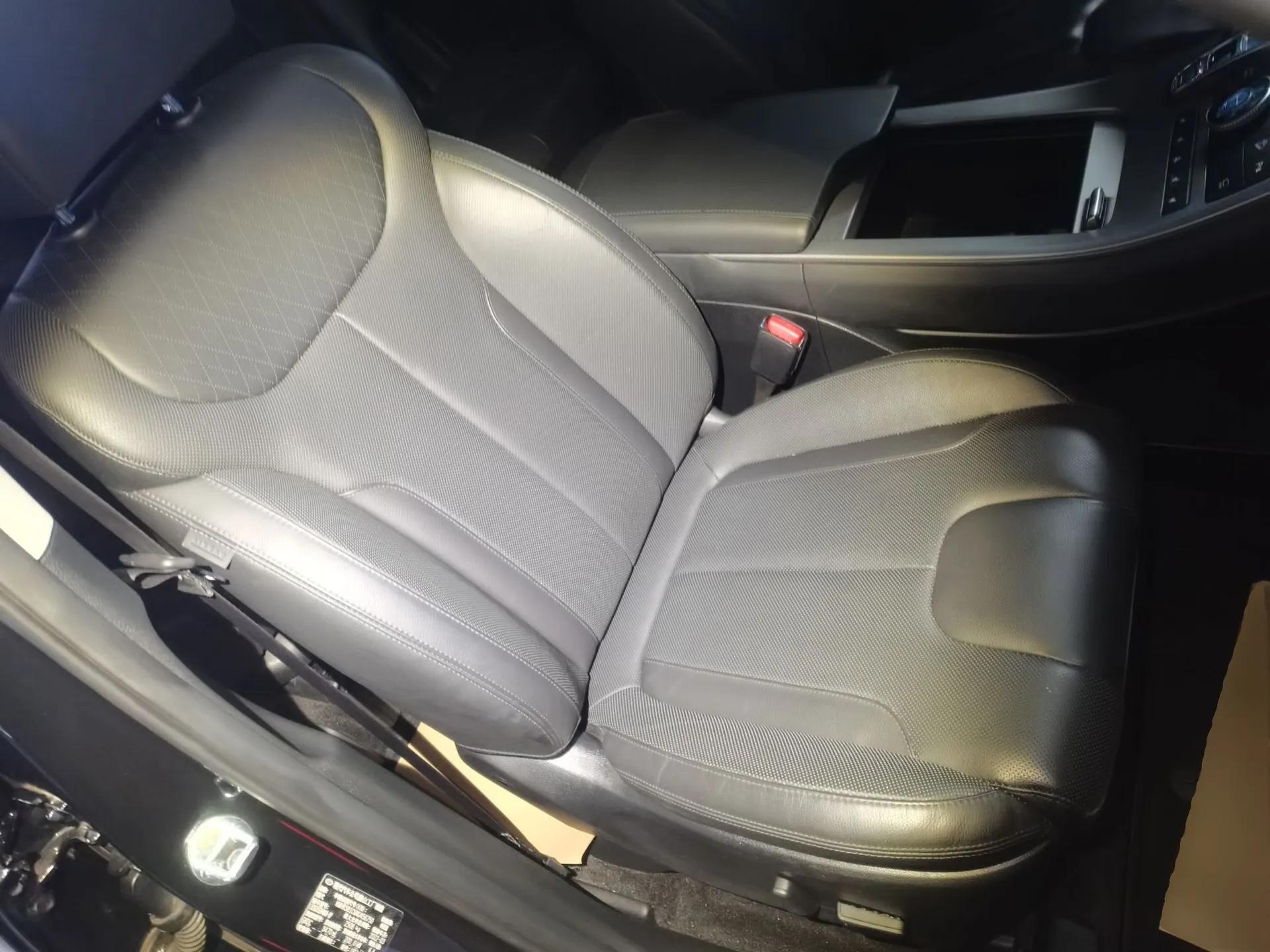 Hyundai Palisade 2021 3.5L Automatic 4x4 GLS — миниатюра 23