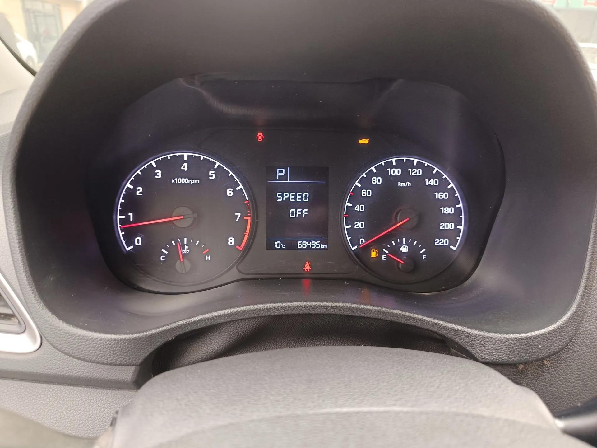 Hyundai Verna RV 2017 1.4L Automatic Cool Edition GLS China V Emission Standard — миниатюра 14