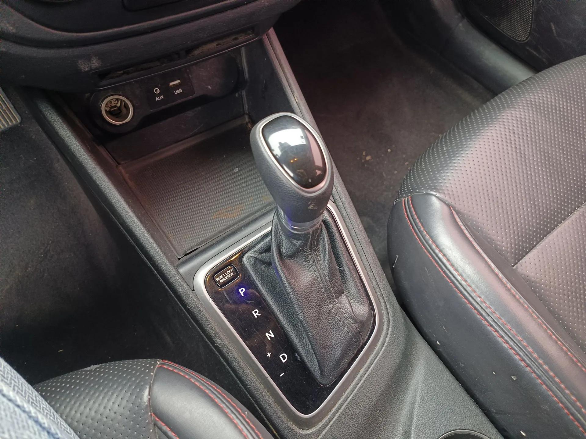 Hyundai Verna RV 2017 1.4L Automatic Cool Edition GLS China V Emission Standard — миниатюра 16