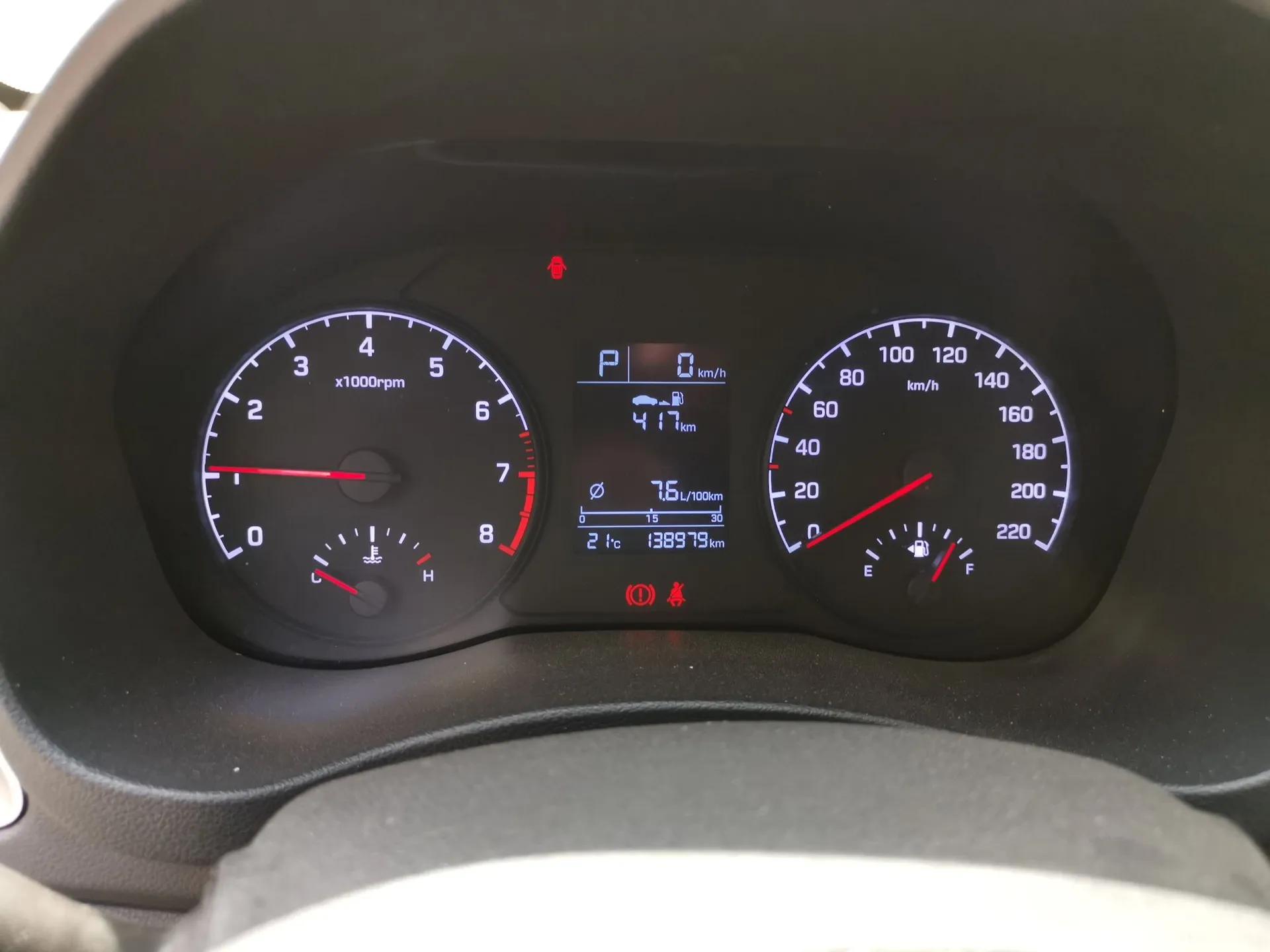 Hyundai Verna RV 2017 1.4L Automatic Cool Edition GLS China V Emission Standard — миниатюра 12