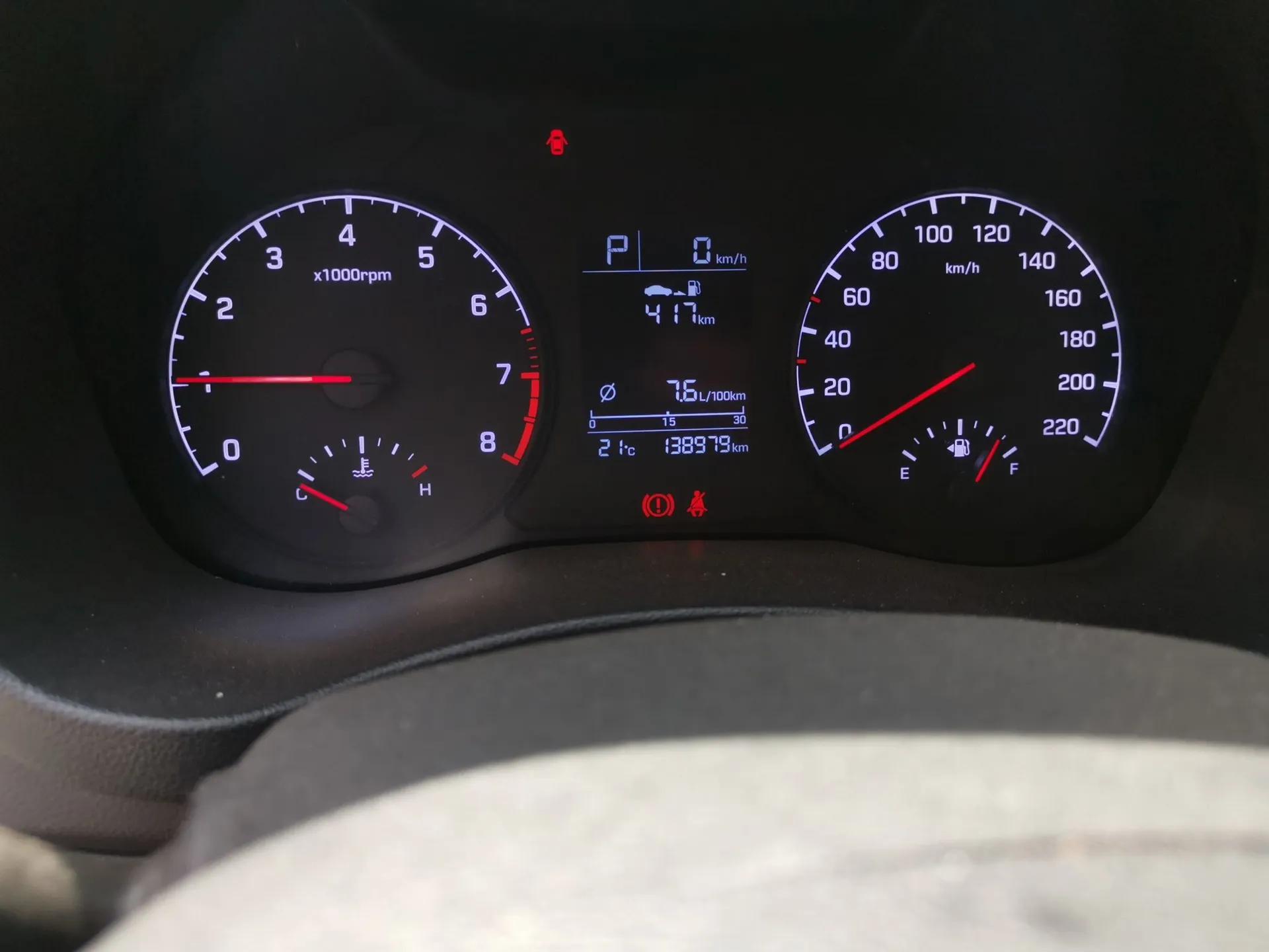 Hyundai Verna RV 2017 1.4L Automatic Cool Edition GLS China V Emission Standard — миниатюра 13