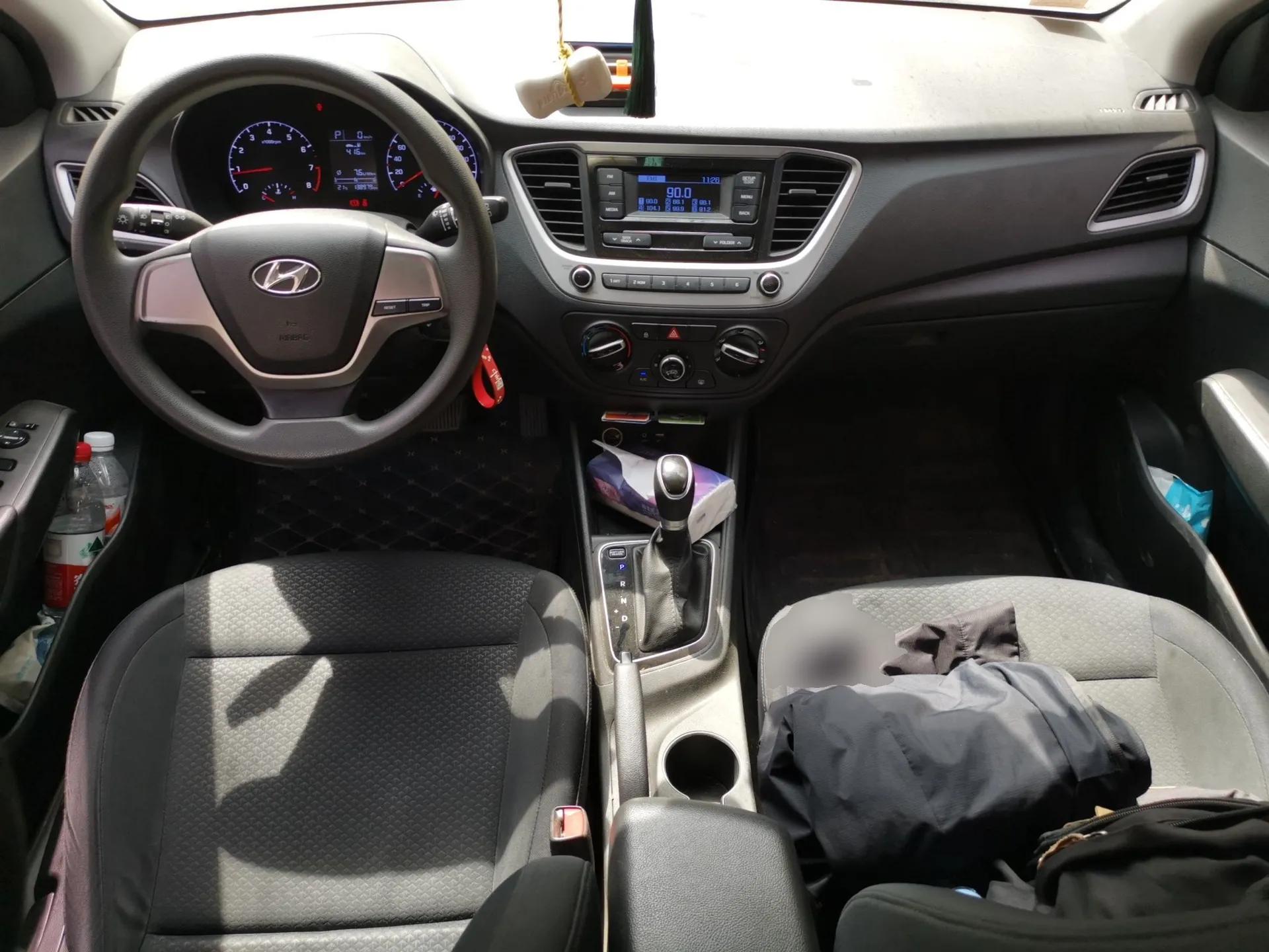 Hyundai Verna RV 2017 1.4L Automatic Cool Edition GLS China V Emission Standard — миниатюра 10