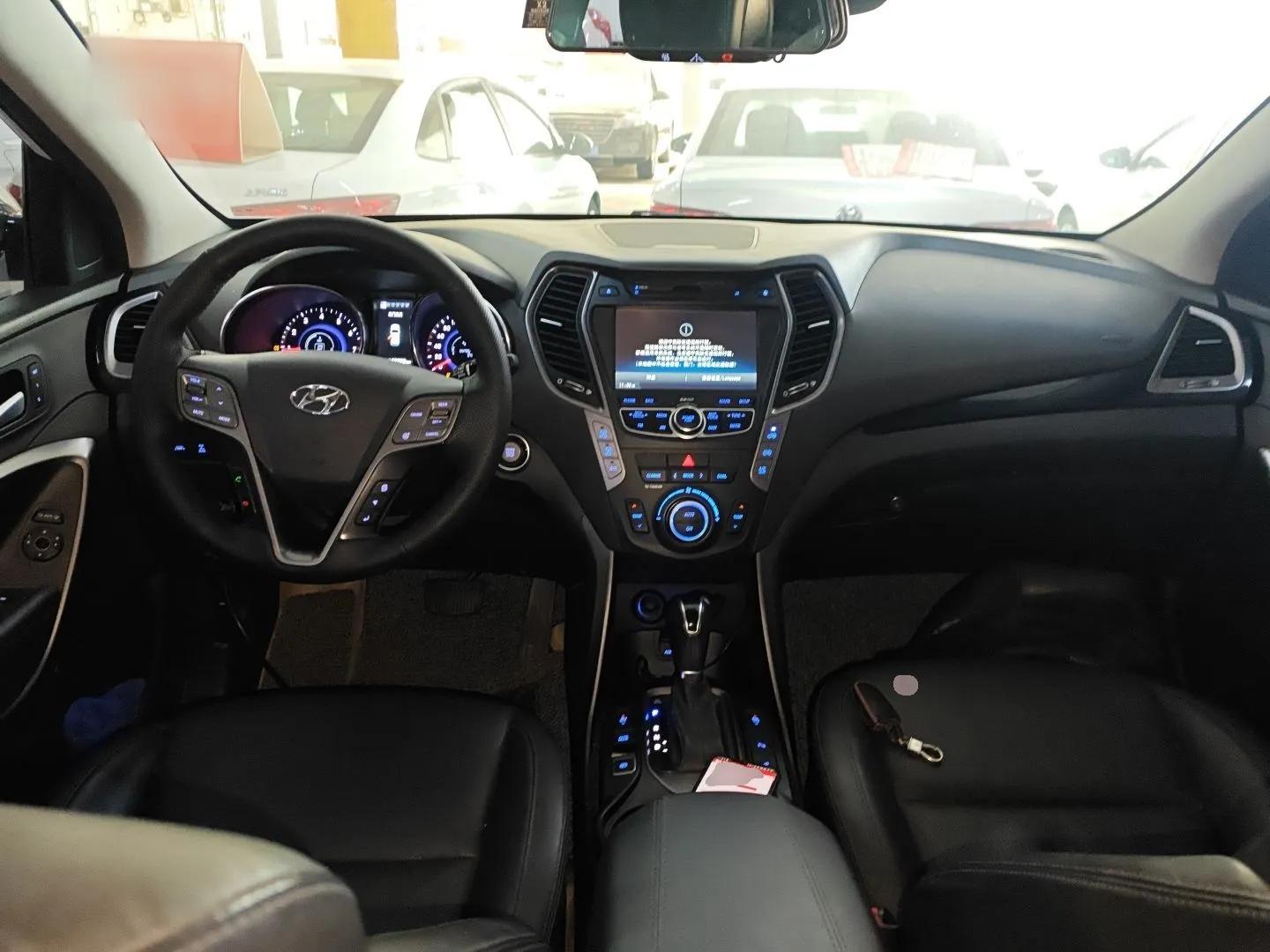 Hyundai Santa Fe Classic 2013 3.0L 4x4 Flagship Edition 7 Seats Euro IV — миниатюра 13