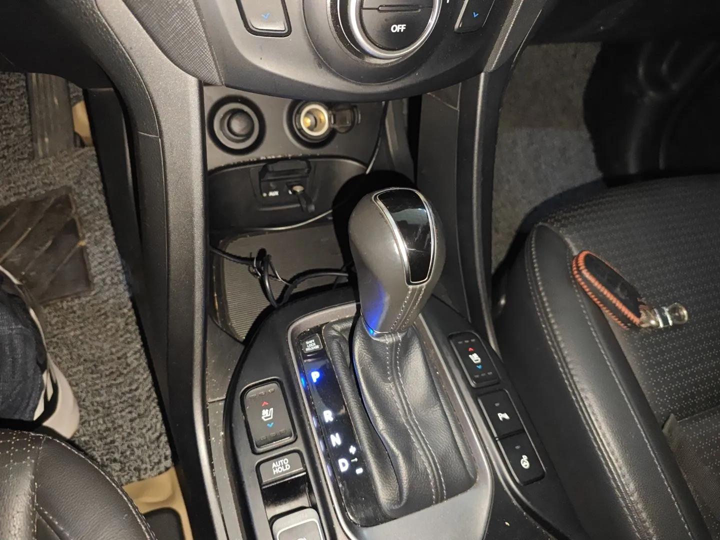 Hyundai Santa Fe Classic 2013 3.0L 4x4 Flagship Edition 7 Seats Euro IV — миниатюра 17