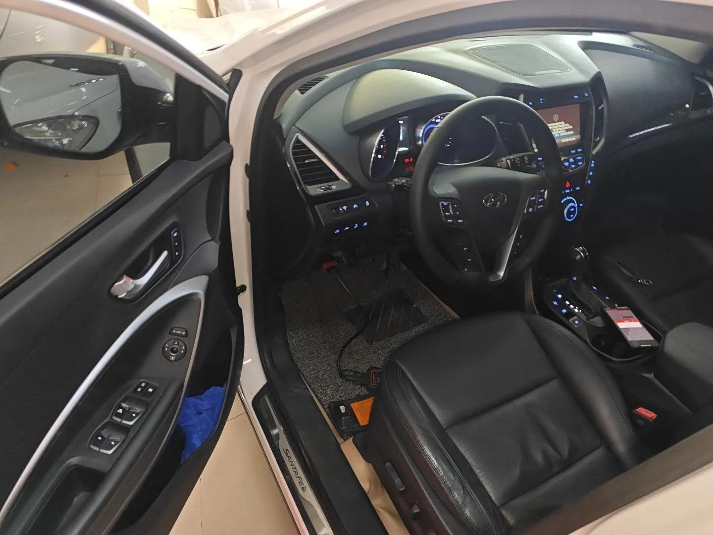 Hyundai Santa Fe Classic 2013 3.0L 4x4 Flagship Edition 7 Seats Euro IV — миниатюра 19