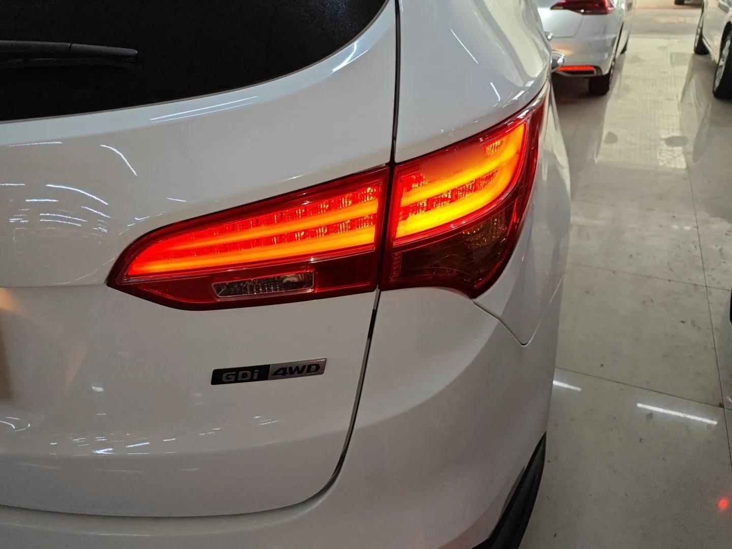 Hyundai Santa Fe Classic 2013 3.0L 4x4 Flagship Edition 7 Seats Euro IV — миниатюра 7