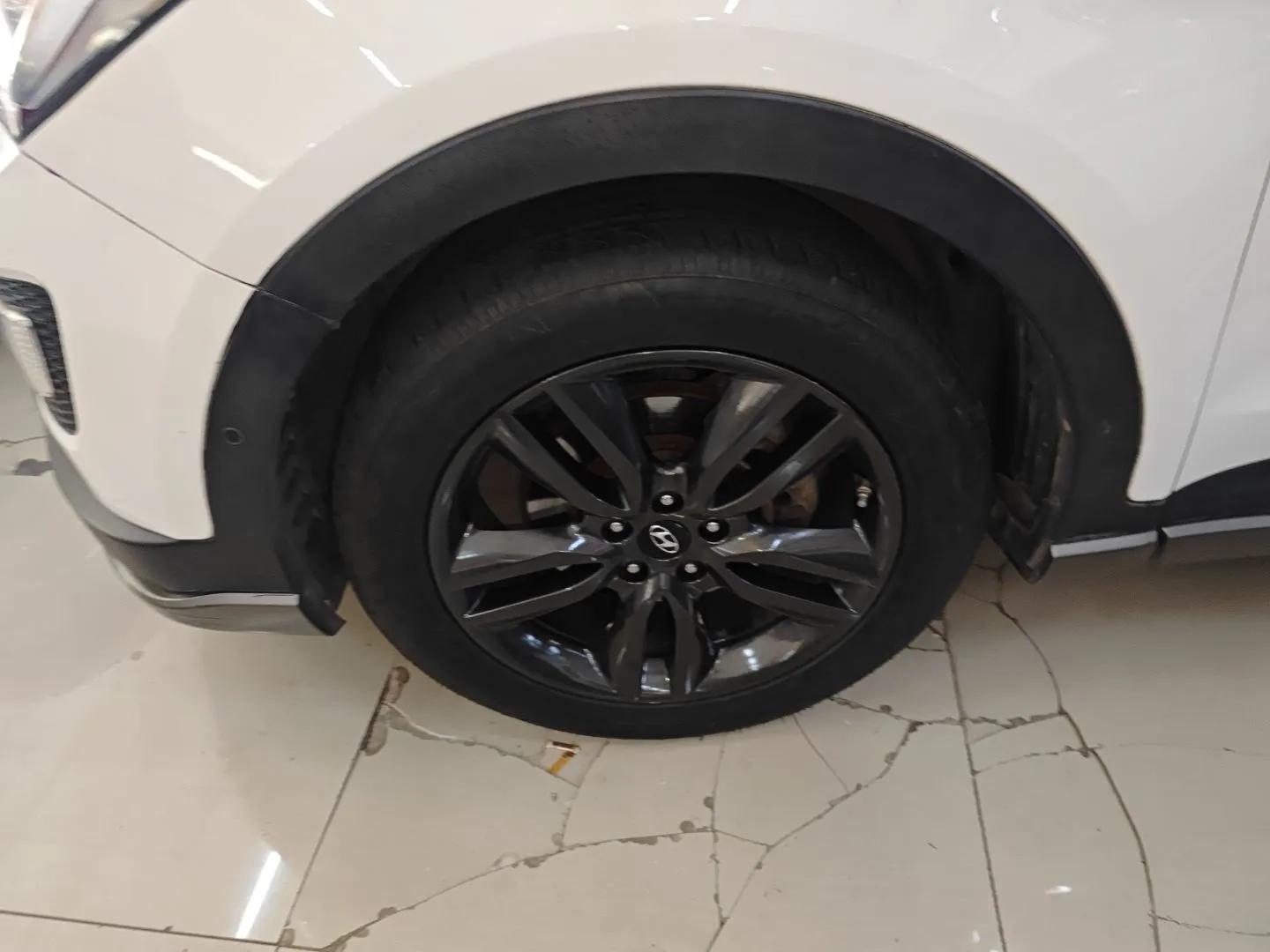 Hyundai Santa Fe Classic 2013 3.0L 4x4 Flagship Edition 7 Seats Euro IV — миниатюра 8