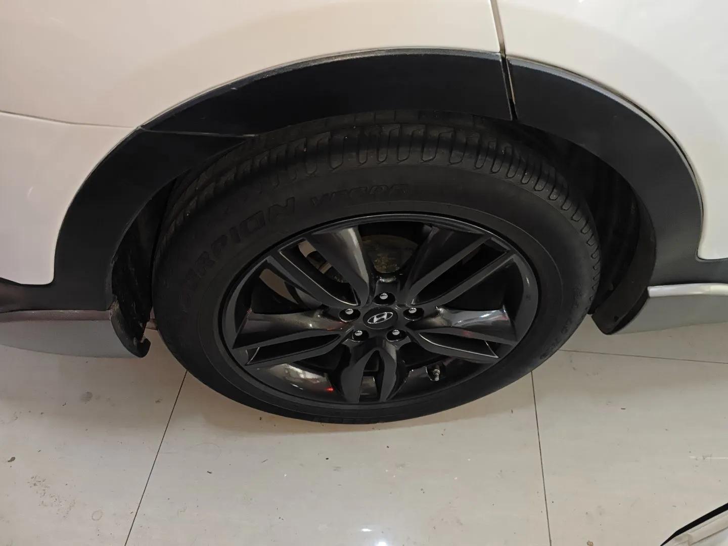 Hyundai Santa Fe Classic 2013 3.0L 4x4 Flagship Edition 7 Seats Euro IV — миниатюра 10