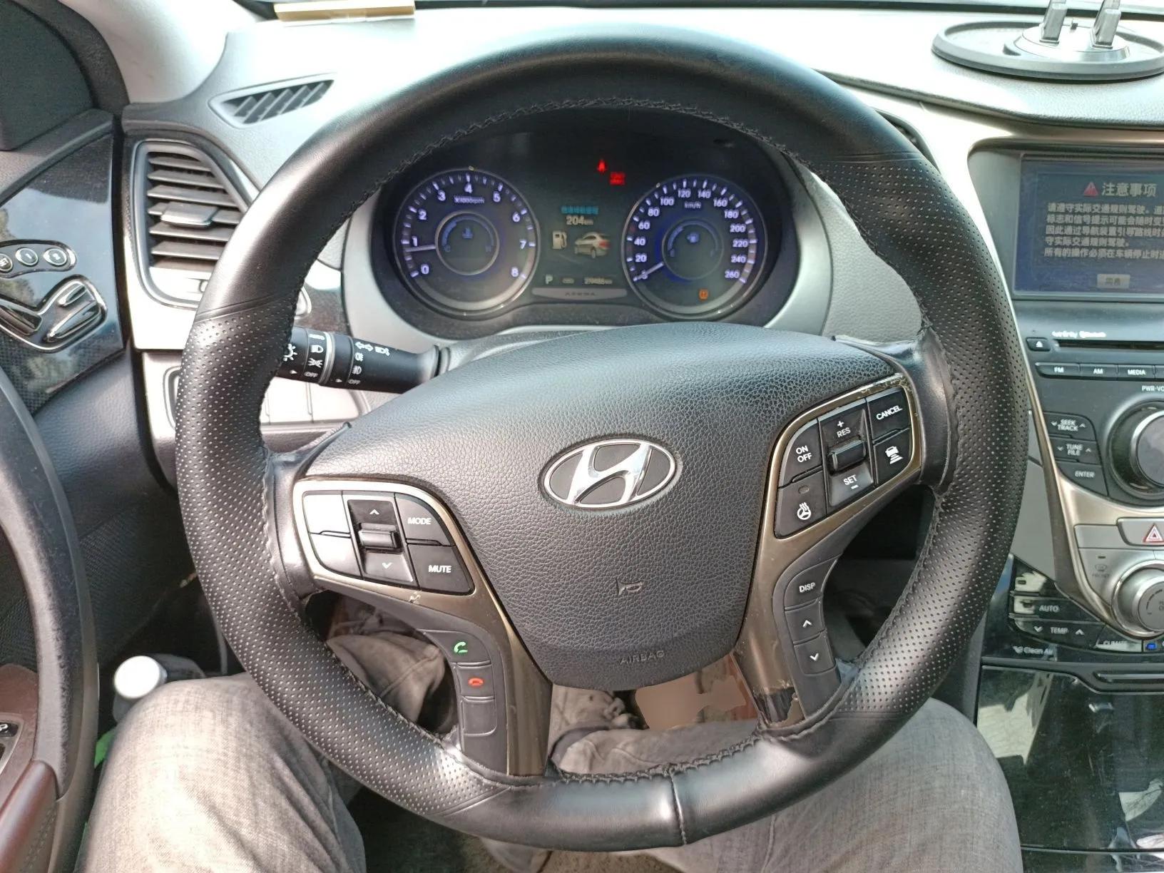 Hyundai Azera 2011 3.0L Flagship Edition — миниатюра 11