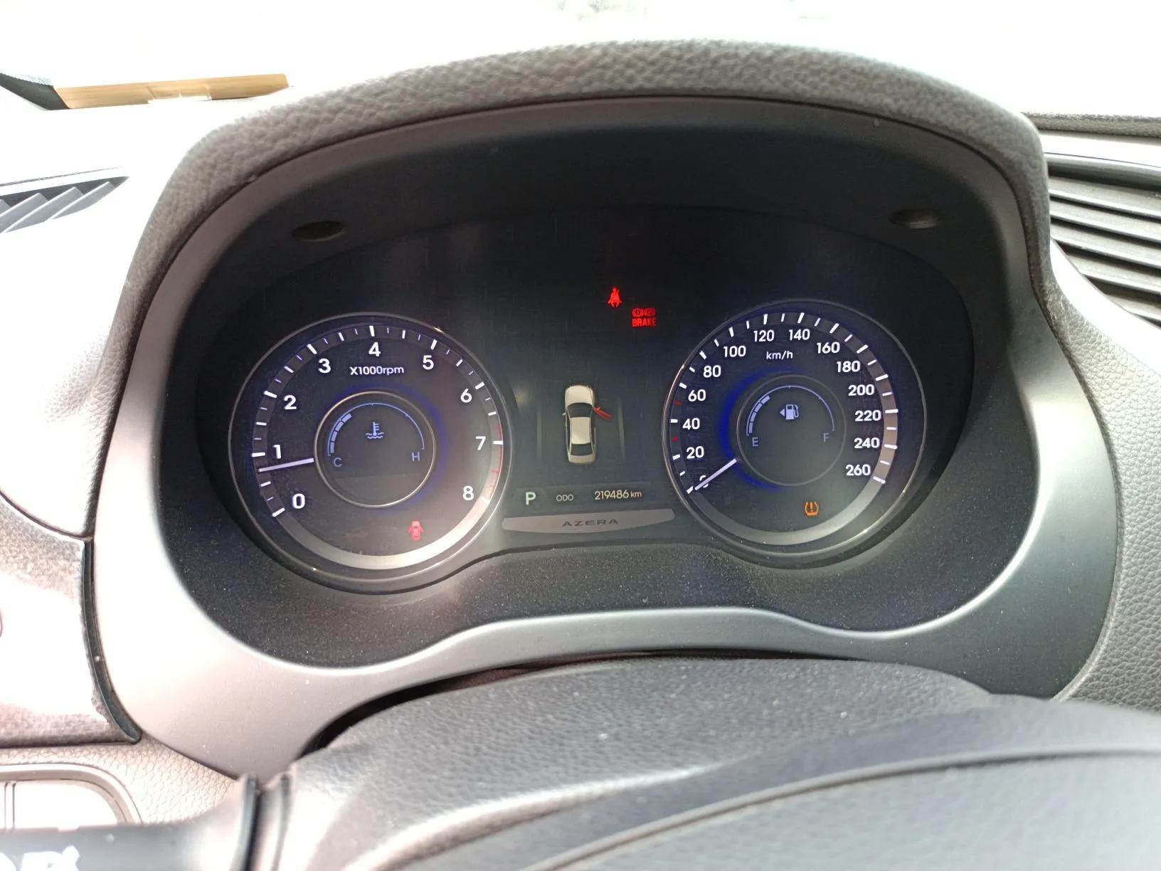 Hyundai Azera 2011 3.0L Flagship Edition — миниатюра 12