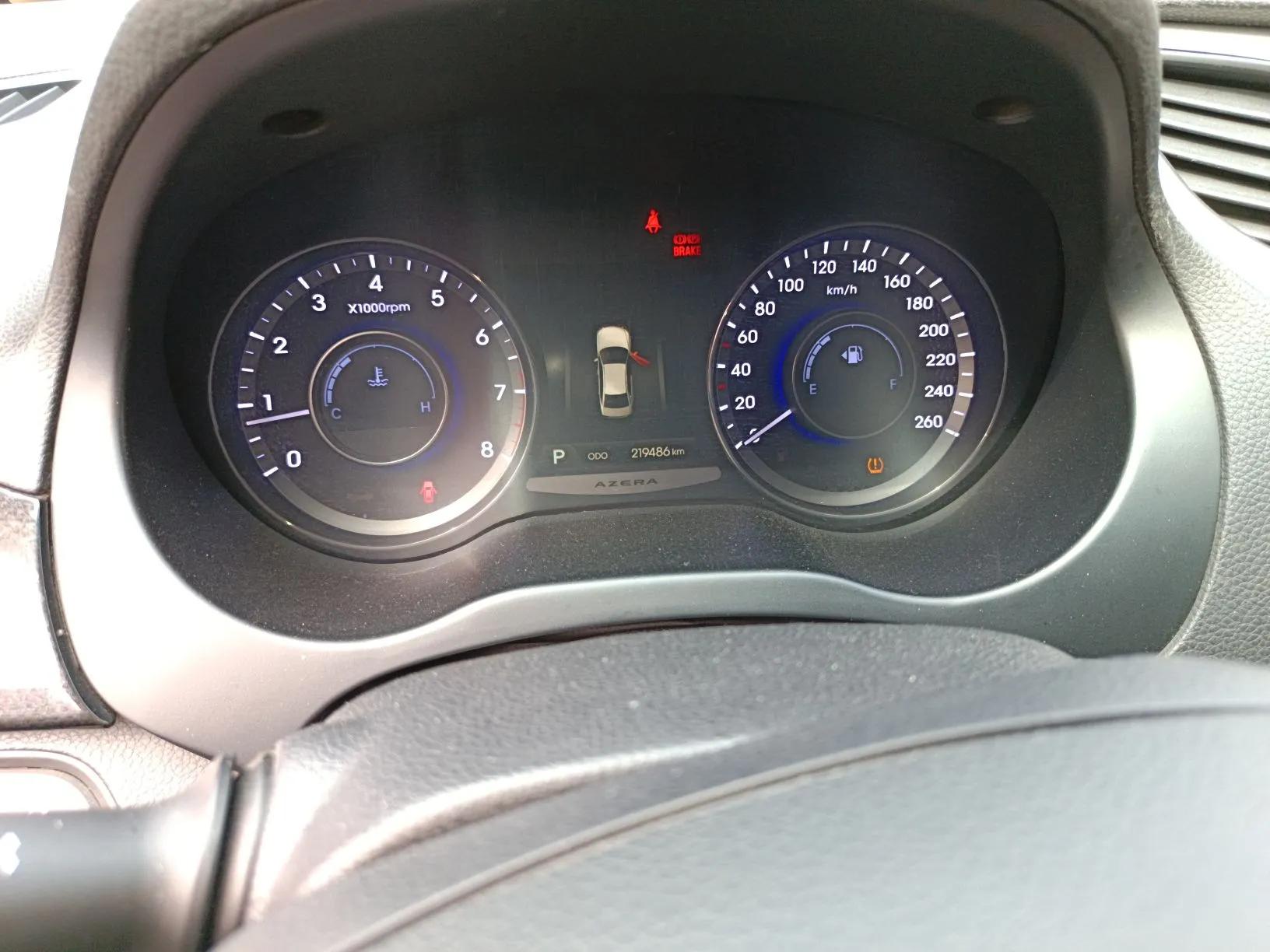 Hyundai Azera 2011 3.0L Flagship Edition — миниатюра 13