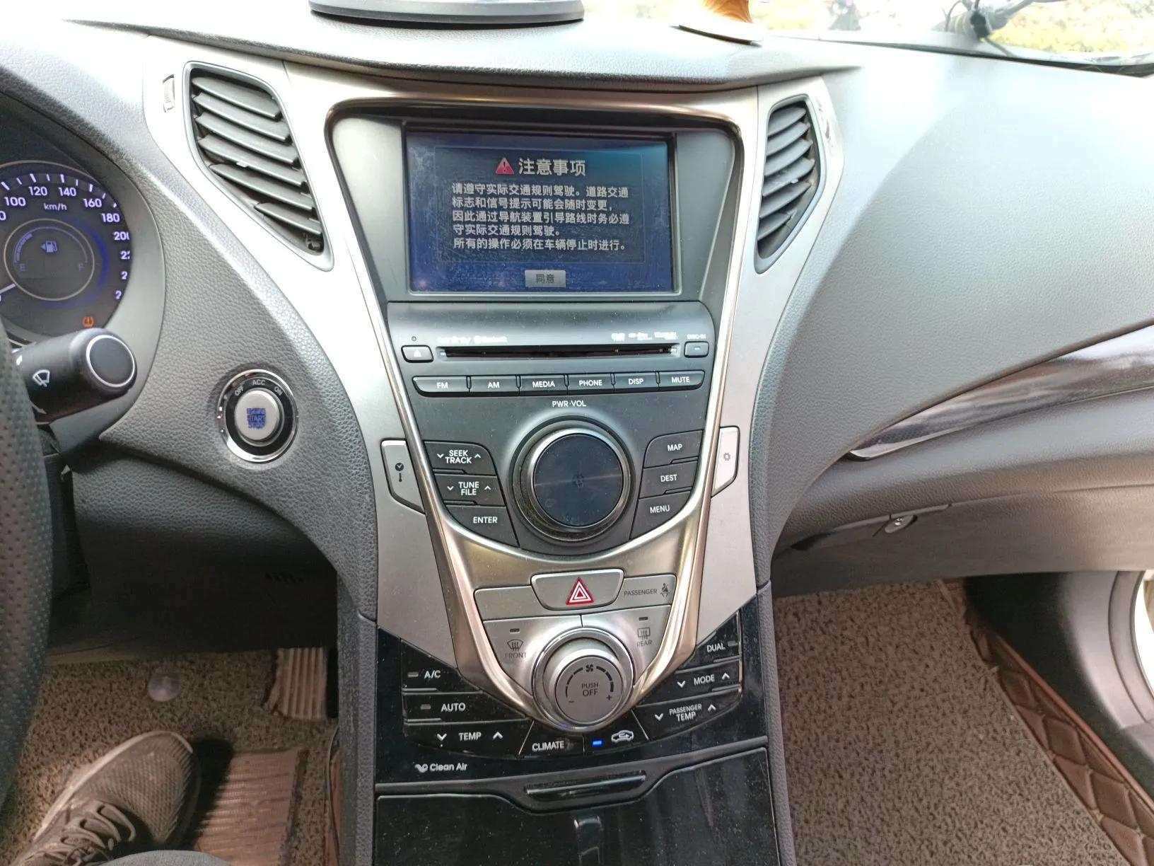 Hyundai Azera 2011 3.0L Flagship Edition — миниатюра 14