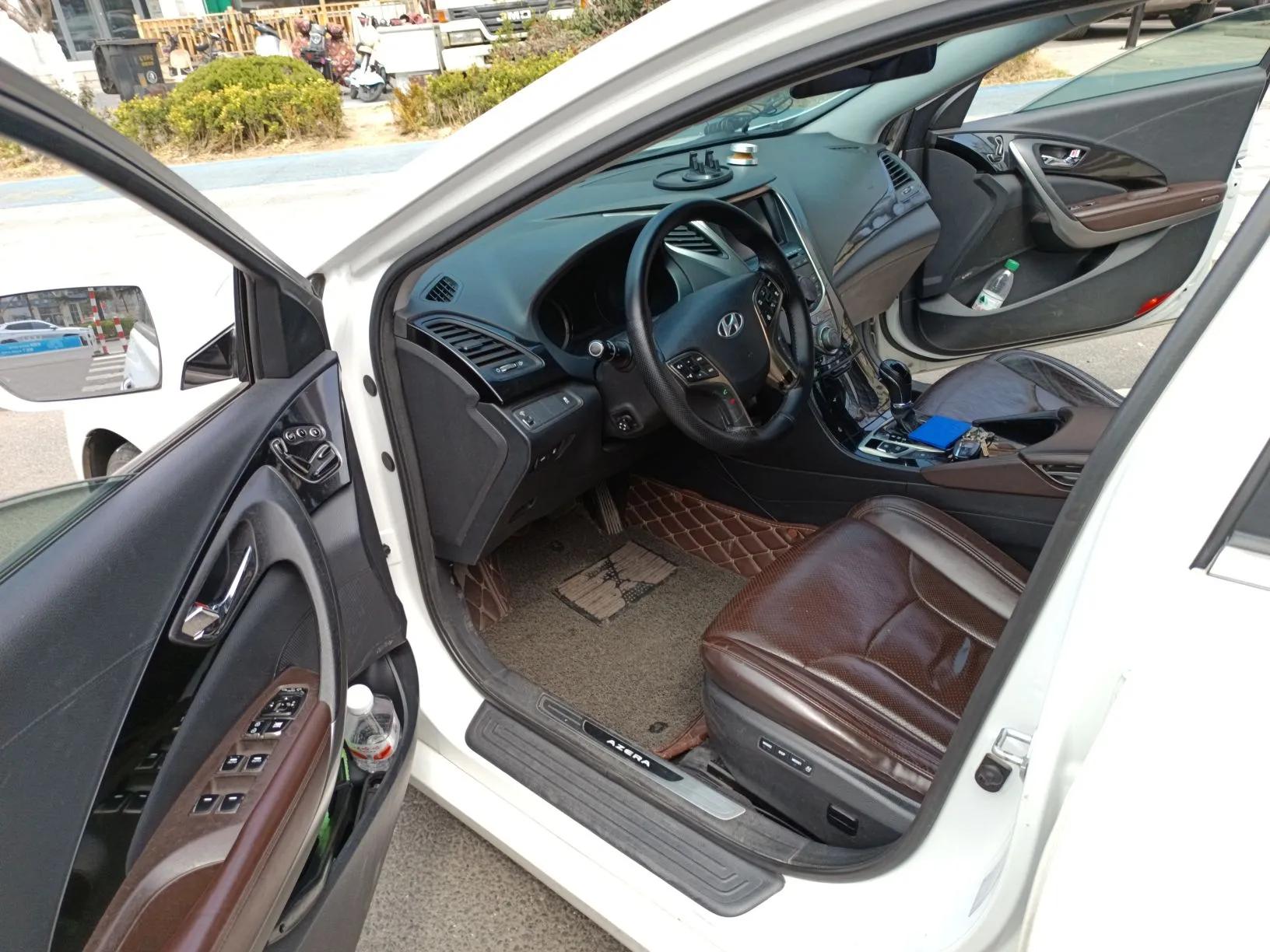Hyundai Azera 2011 3.0L Flagship Edition — миниатюра 17