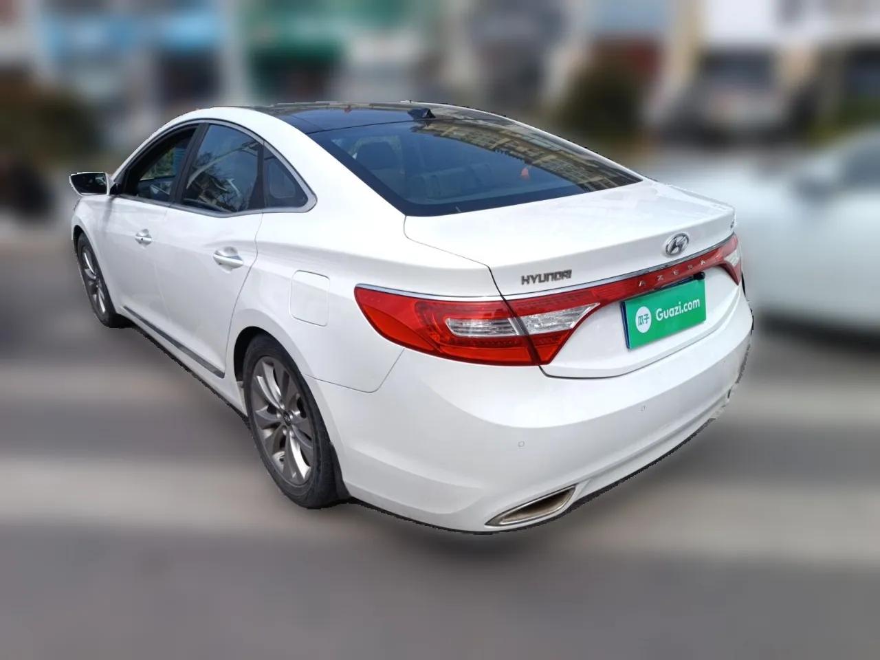 Hyundai Azera 2011 3.0L Flagship Edition — миниатюра 4