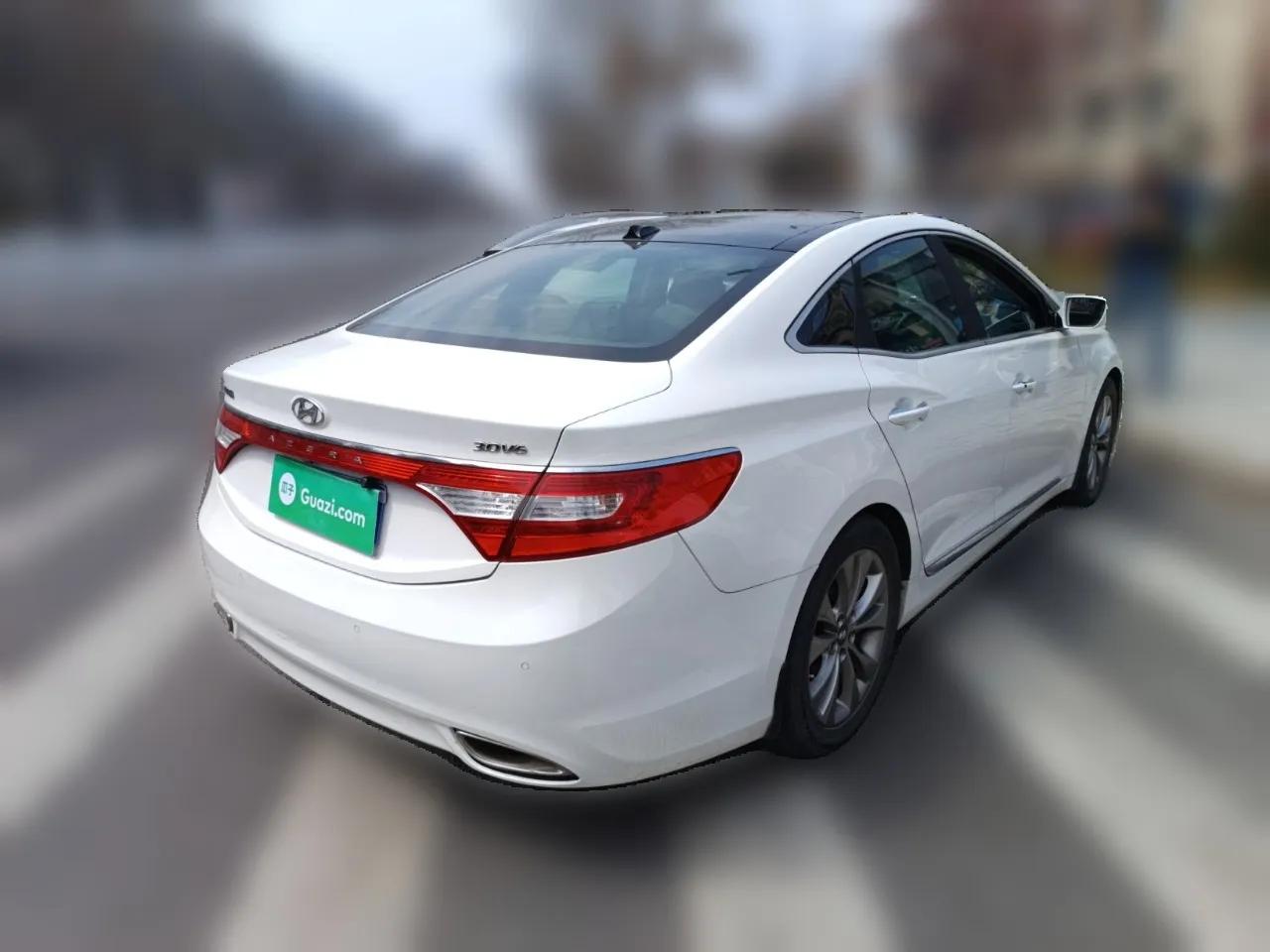 Hyundai Azera 2011 3.0L Flagship Edition — миниатюра 6