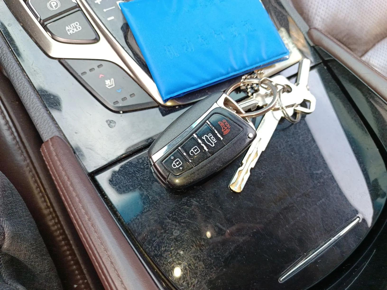 Hyundai Azera 2011 3.0L Flagship Edition — миниатюра 9